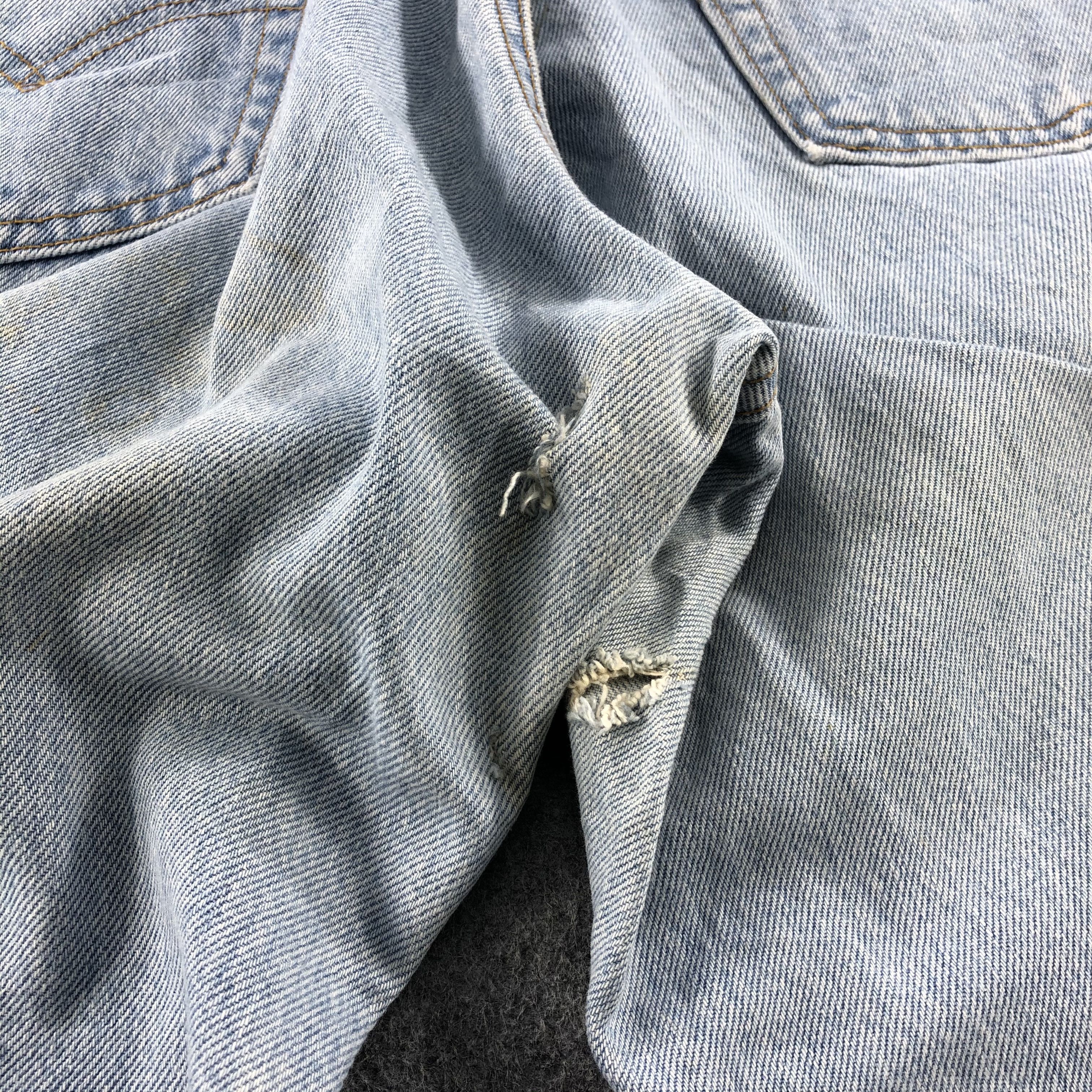 Levi's 90s Vintage Light Wash Levis 560 Jeans- J1350 Size US 31 - 7 Thumbnail