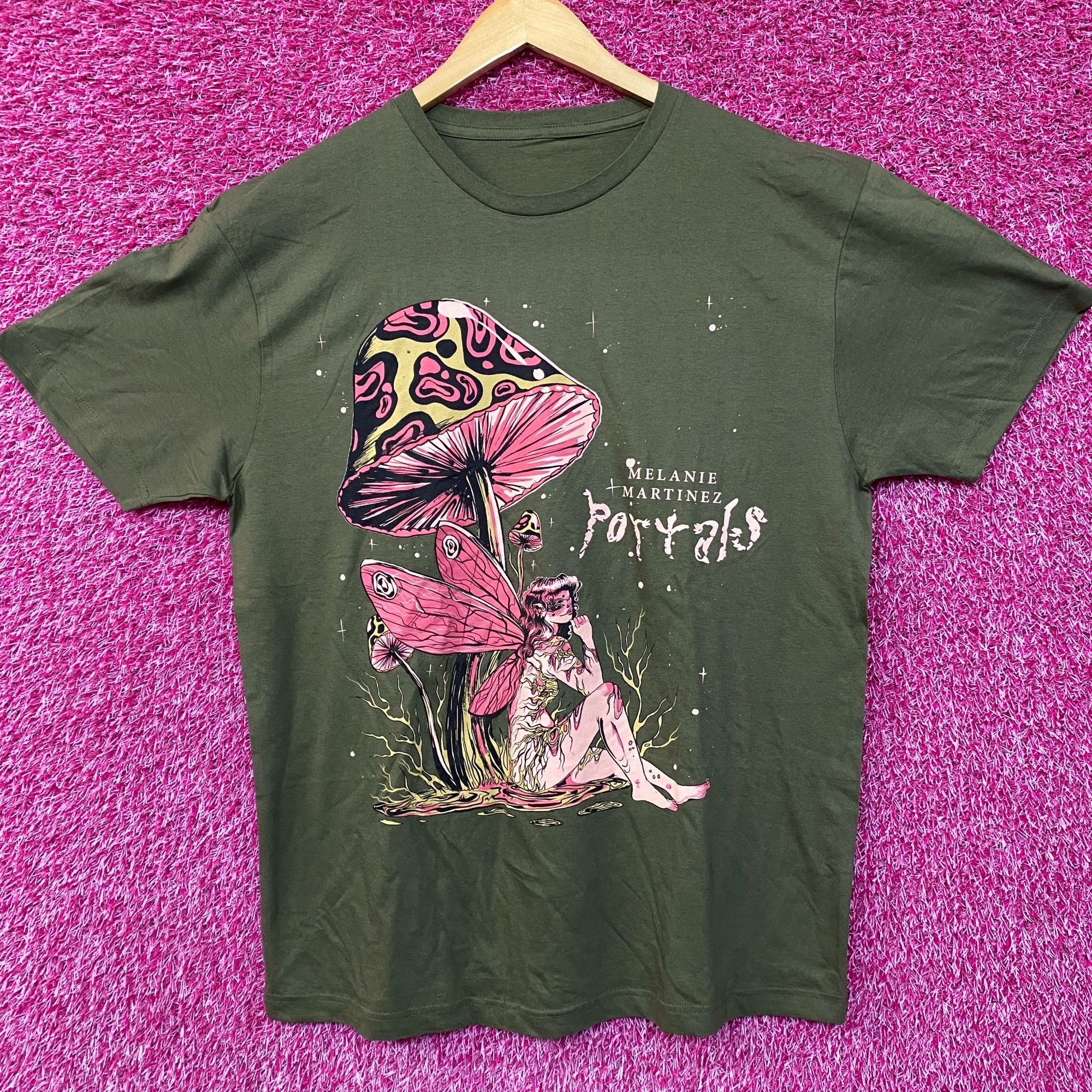 Band Tees Melanie Martinez Portals Mushroom Pixie Electro-Pop Tee Larg Size US L / EU 52-54 / 3 - 1 Thumbnail