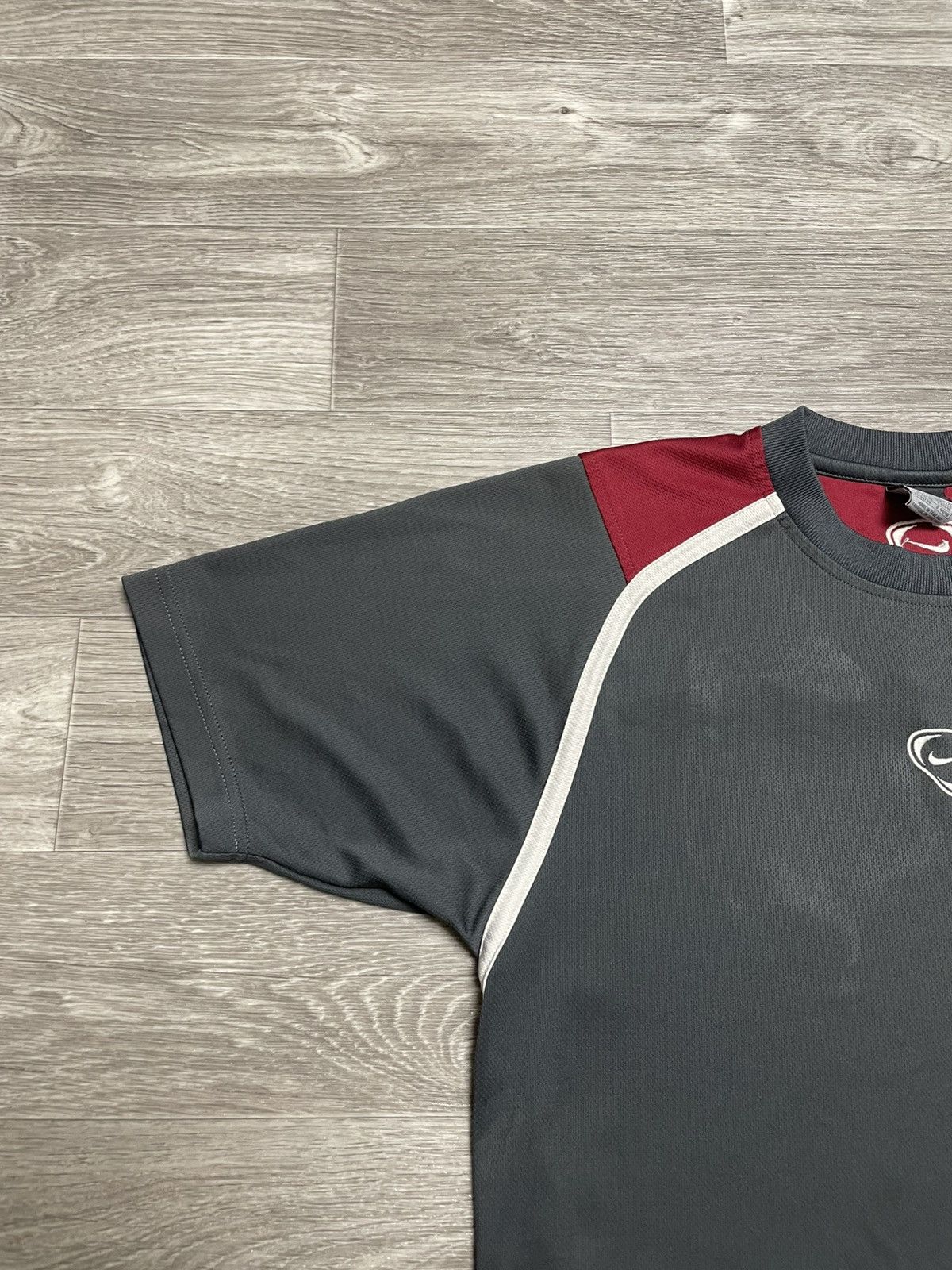 Nike Vintage 00s Nike Center Swoosh Total 90 Dri-Fit T-Shirt Size US S / EU 44-46 / 1 - 2 Thumbnail