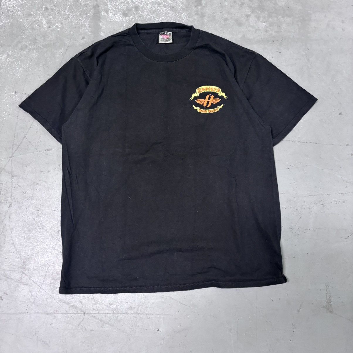 Vintage Vintage 90s Baggy fit Hooters bike rally t shirt Size US XL / EU 56 / 4 - 2 Thumbnail