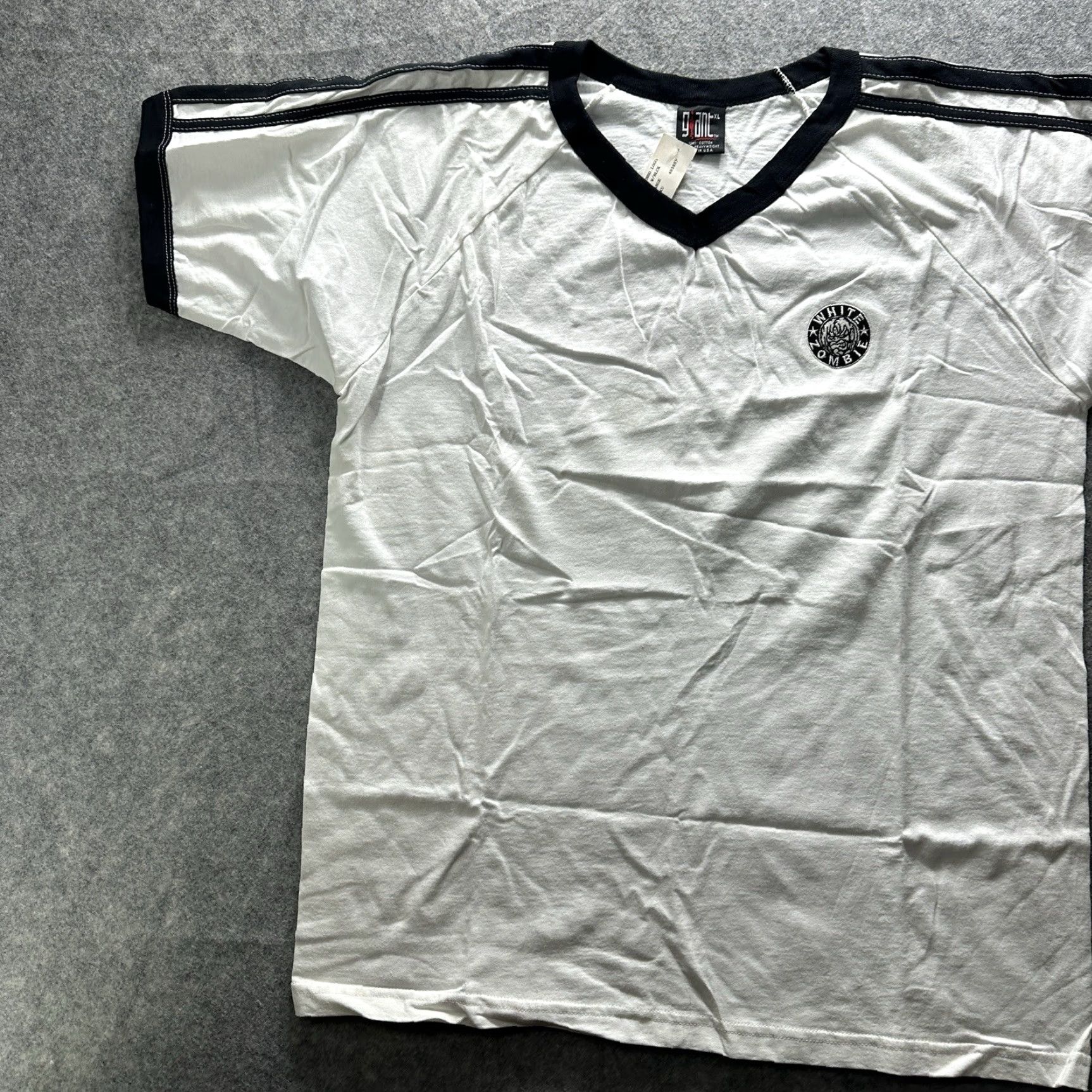 Vintage VINTAGE Giant White T-Shirt Mens XL Embroidered Rob Zombie 90s Ringer Tee Shirt White Giant Mens XL Embroidered Rob Zombie 1990s 90s Size US XL / EU 56 / 4 - 3 Thumbnail