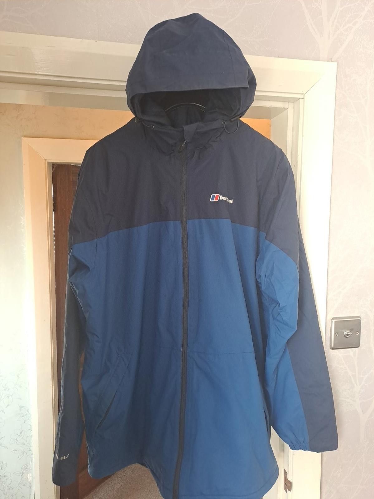 Berghaus Berghaus Hydroshell Mens Waterproof Coat Hooded 2xl Padded Size US XXL / EU 58 / 5 - 1 Thumbnail