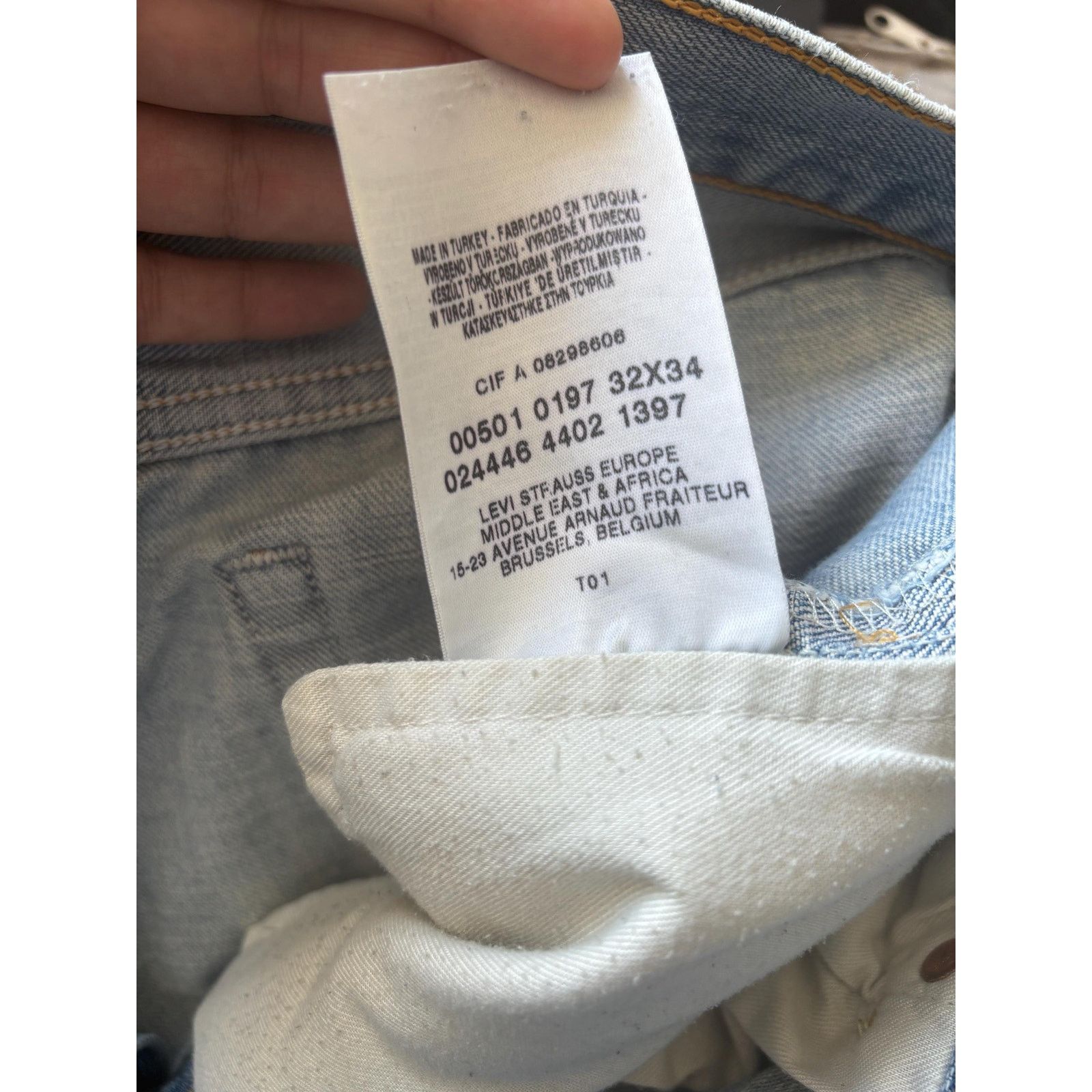 Levi's Levi's 501 Shorts 32x34 Light Wash Distressed Back Print Size US 32 / EU 48 - 9 Thumbnail