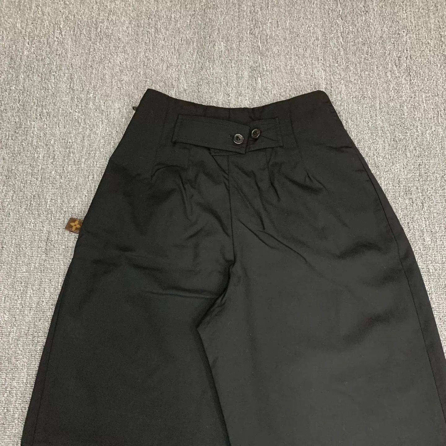 Louis Vuitton LV black wool casual wideleg pants size 36 95 new Size 26" / US 2 / IT 38 - 7 Thumbnail