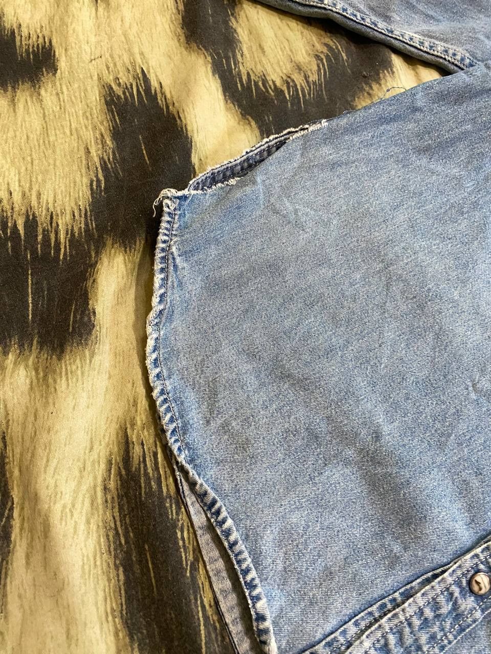 Levi's LEVIS designer distressed denim shirt Size US M / EU 48-50 / 2 - 15 Thumbnail