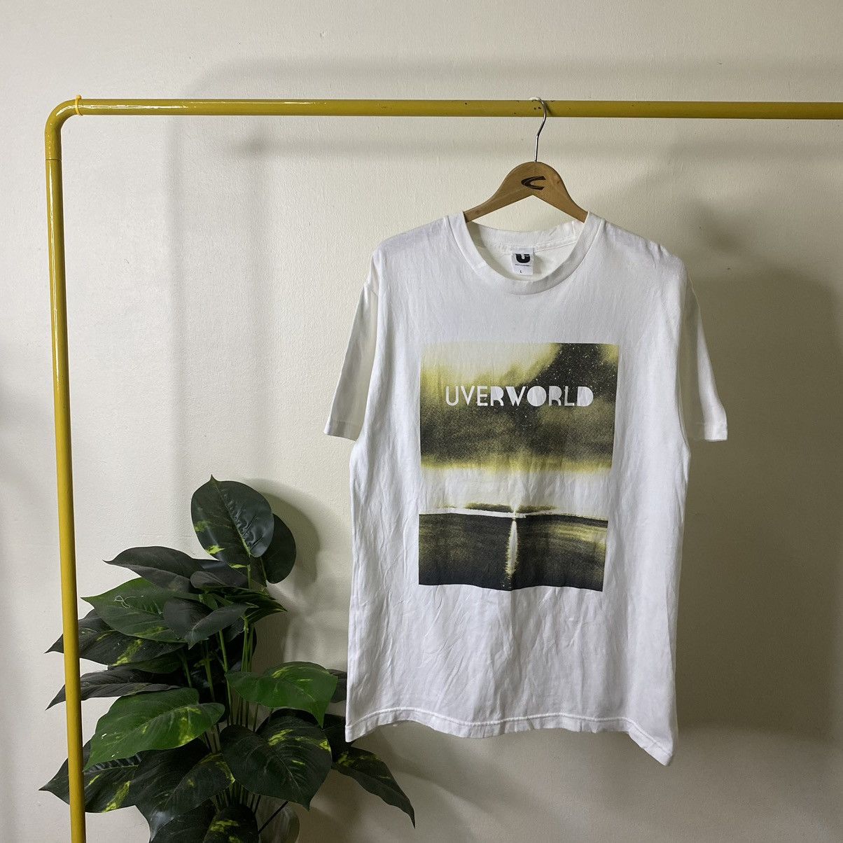 Band Tees Uverworld Japanese Rock Band 2018 Live Tour T Shirt Size US L / EU 52-54 / 3 - 1 Thumbnail