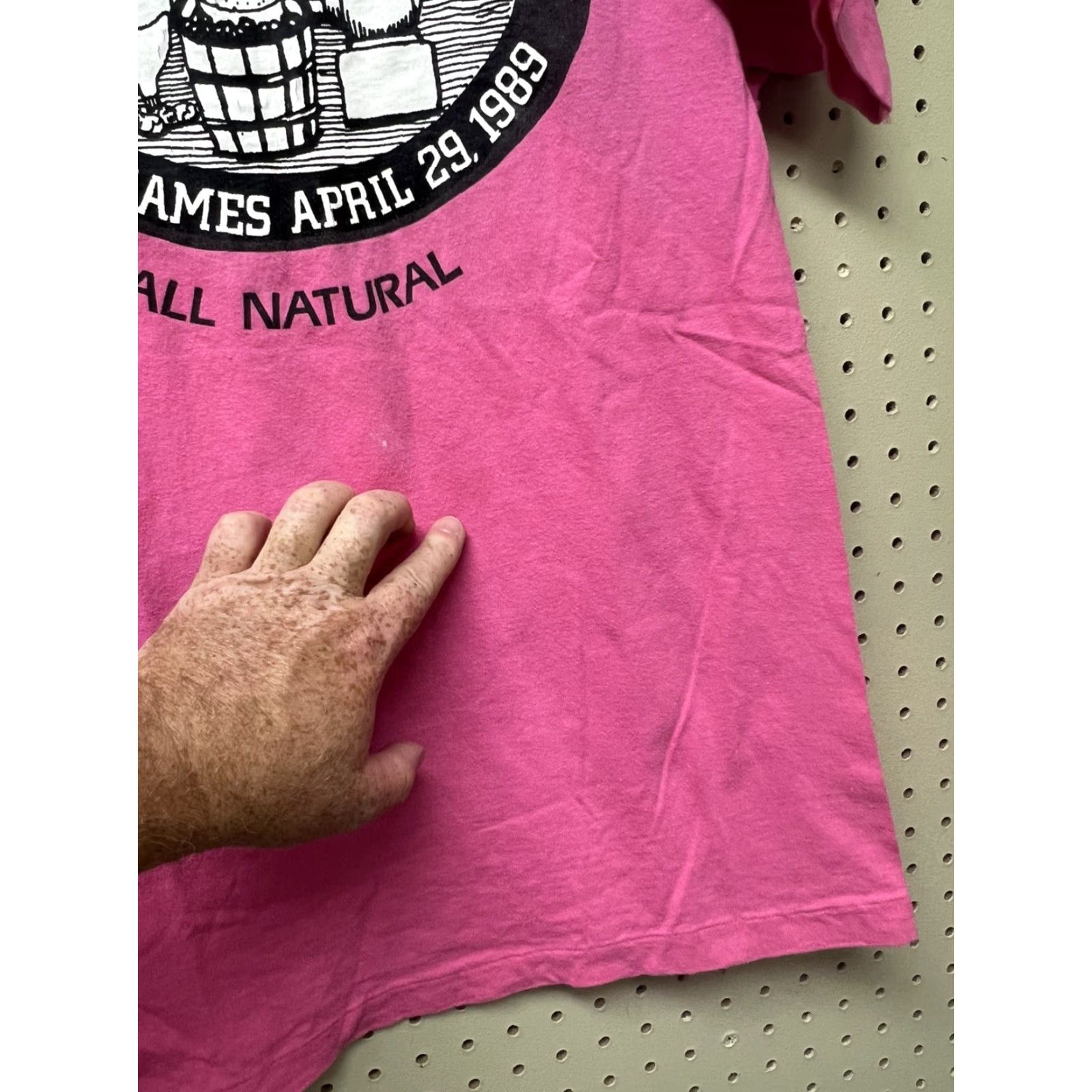 Hanes VINTAGE 80s Chi Omega Classic Delaware T Shirt Adult XL Pink Mens Single Stitch Hanes Cotton Graphic Tee Sportswear/Beach 1980s Mens Size US XL / EU 56 / 4 - 3 Thumbnail