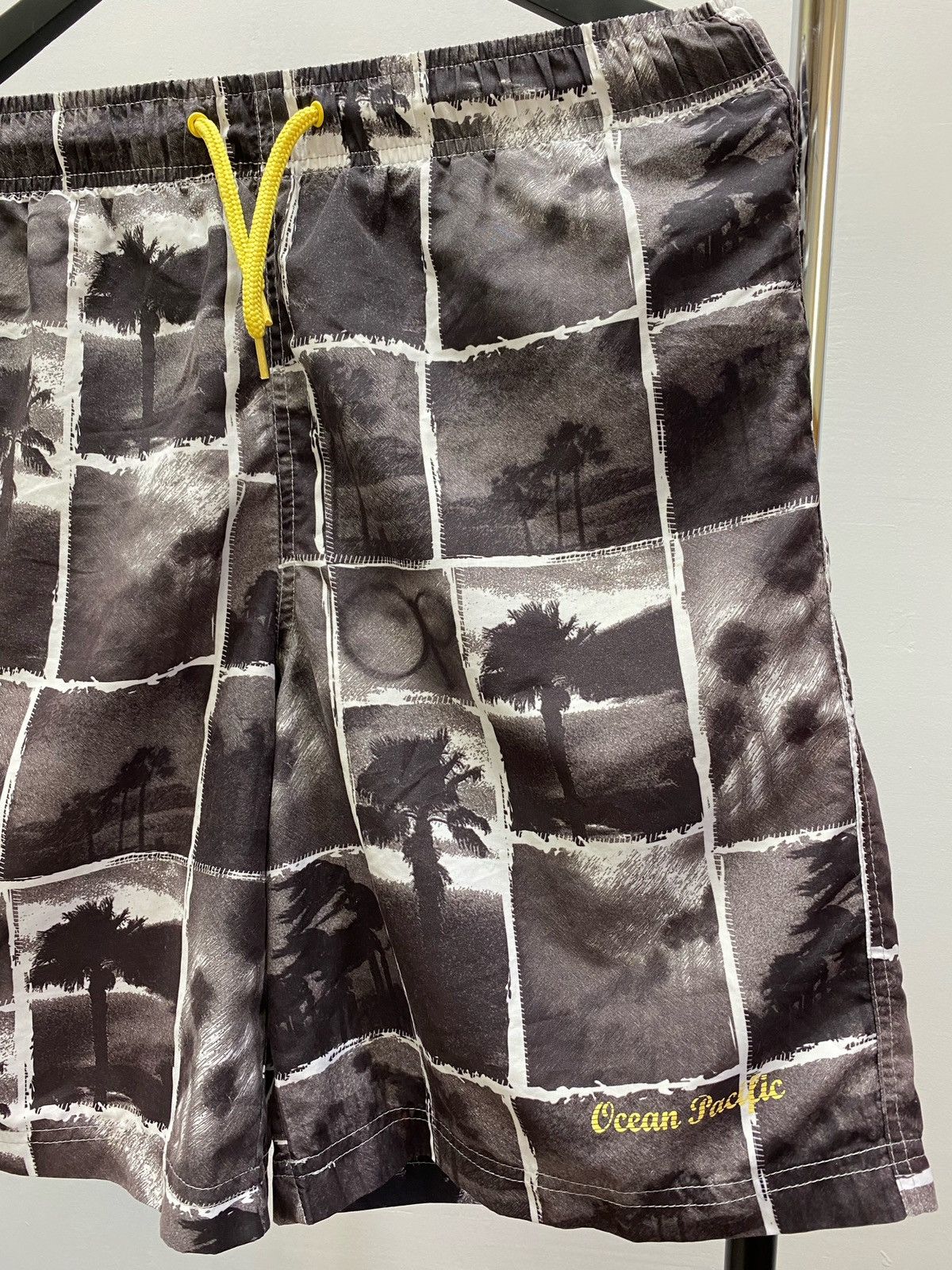 Ocean Pacific × Vintage Vintage Y2K Ocean Pacific Hurricane Shorts Size US 32 / EU 48 - 4 Thumbnail