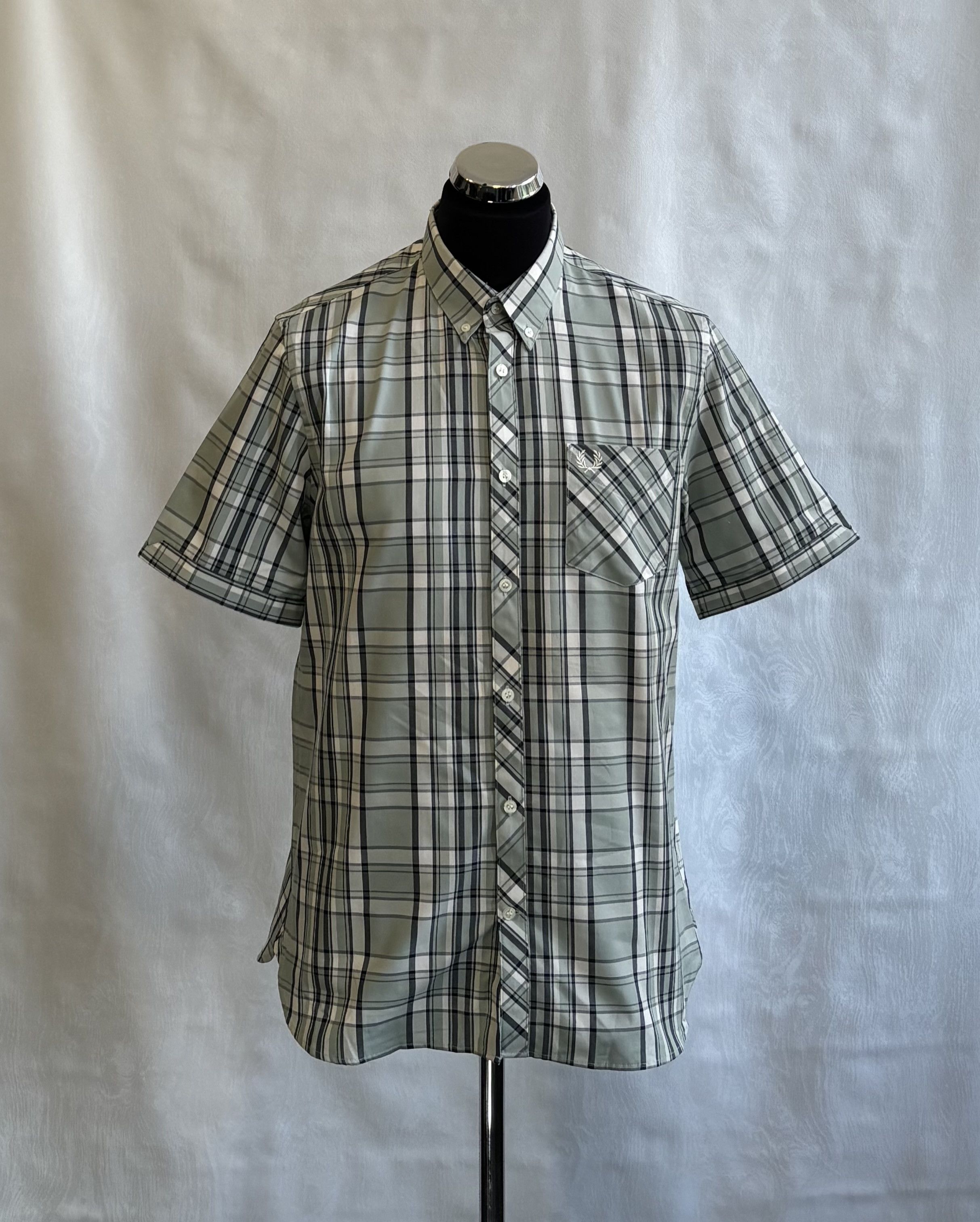 Fred Perry Fred Perry shirt size L Size US L / EU 52-54 / 3 - 1 Thumbnail