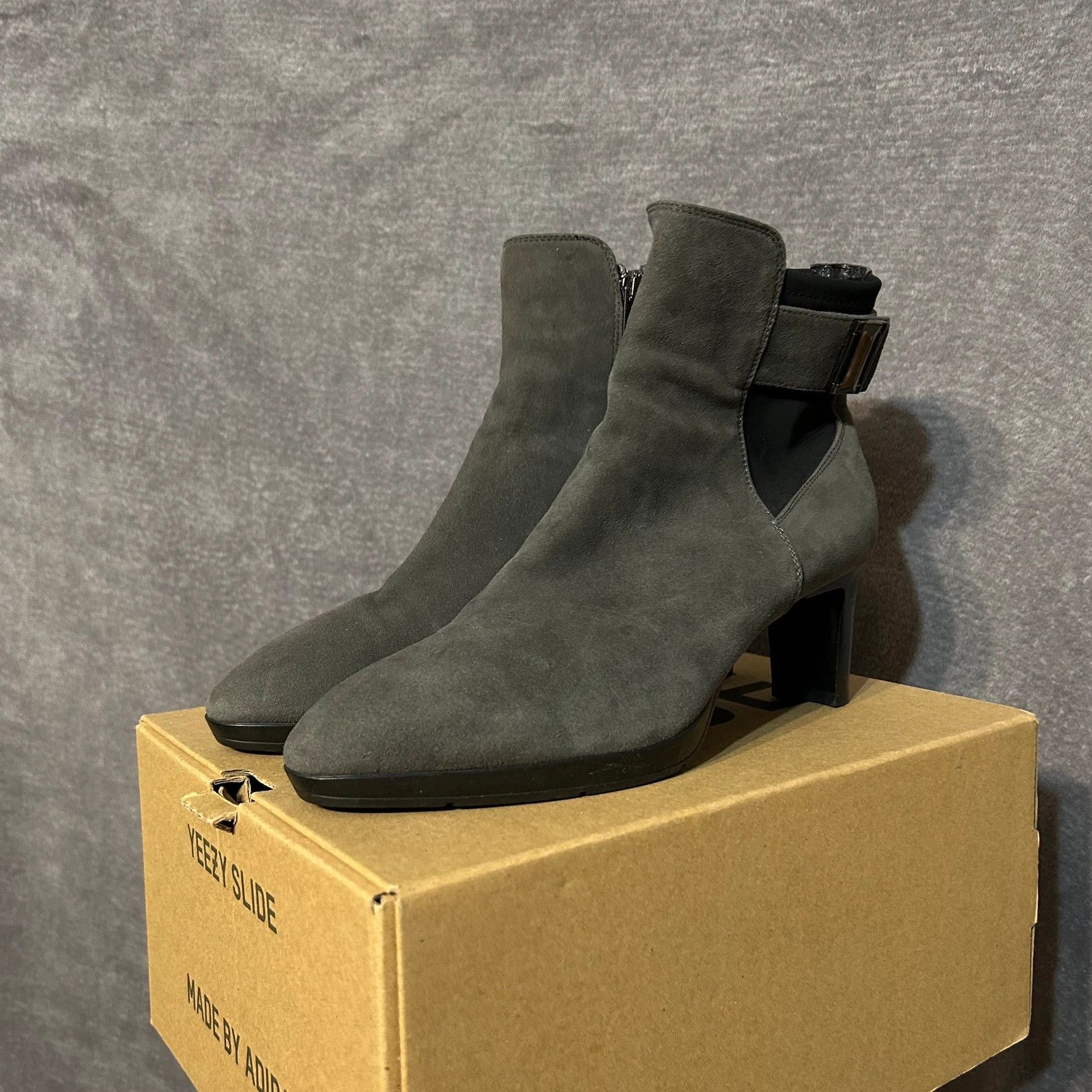 Aquatalia × Designer Aquantalia grey boots heels with zipper on side Size US 10.5 / IT 40.5 - 1 Thumbnail