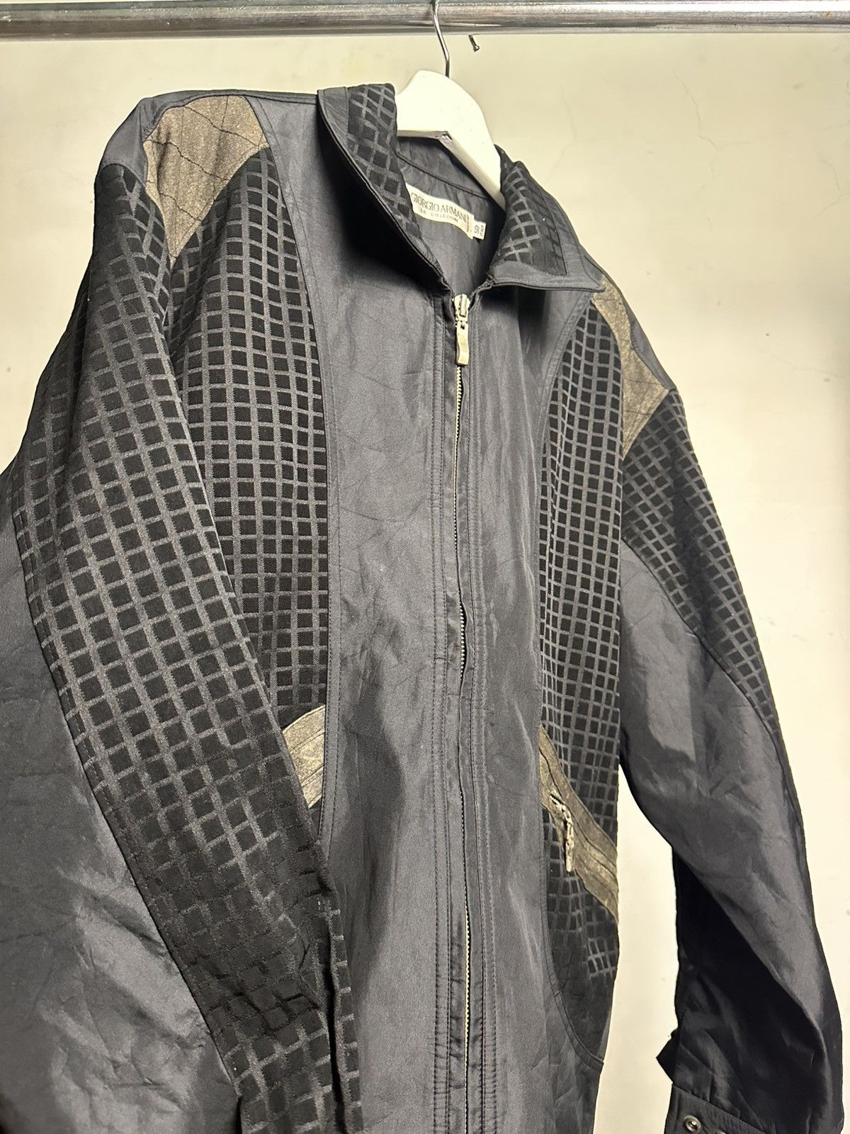 Giorgio Armani Vintage Giorgio Armani Le Collezioni Tonal Grid Zip Jacket Size US L / EU 52-54 / 3 - 11 Thumbnail