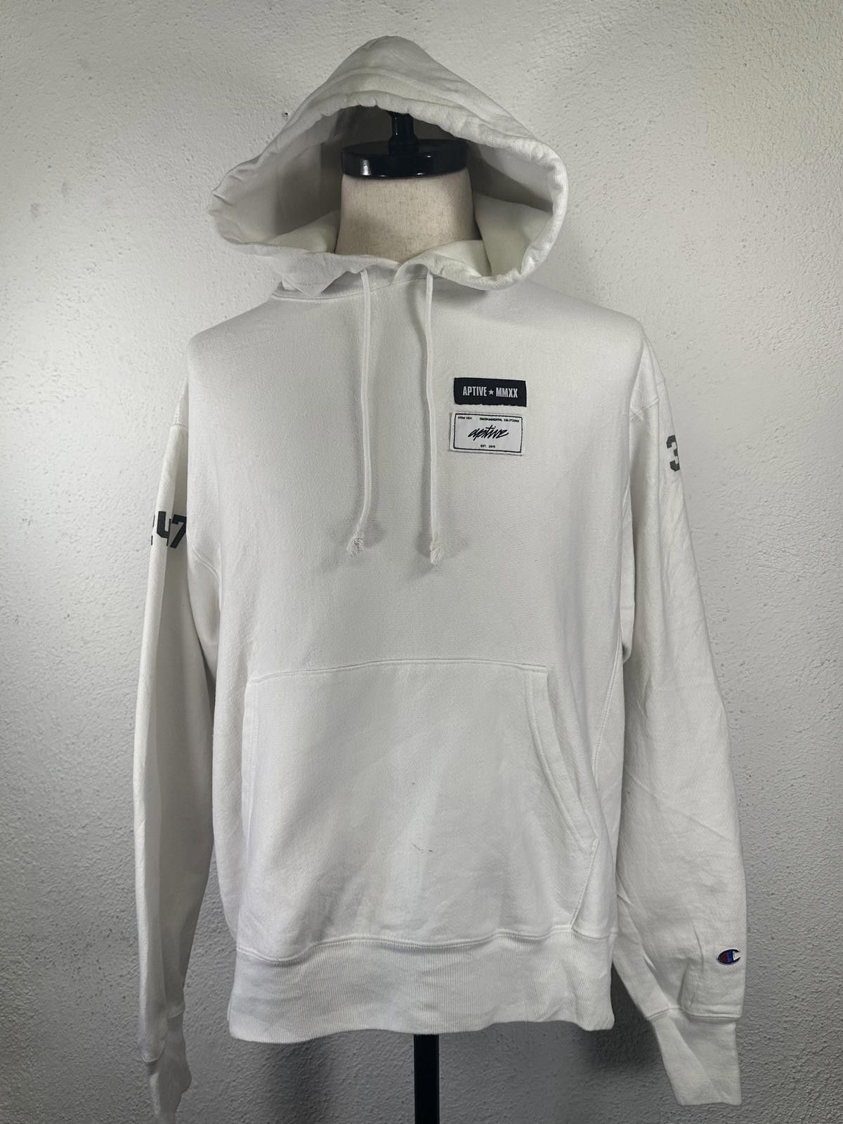 Champion Champion Vintage Large White Reverse Weave Hoodie Size US L / EU 52-54 / 3 - 1 Thumbnail