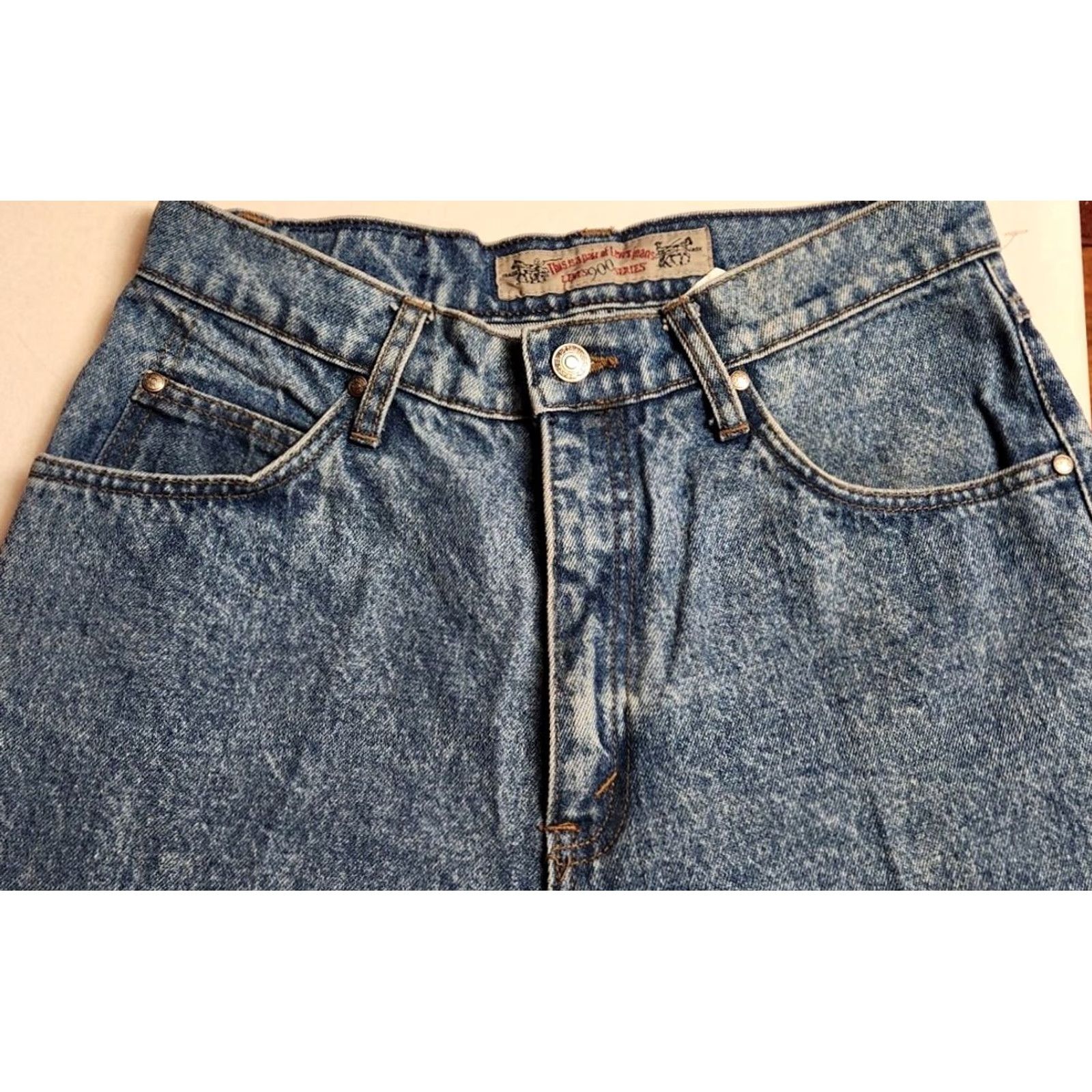 Vintage VINTAGE Levis 900 Series Jeans Junior Hi Rise Women Size 11 28x31 90s Mom Blue Faded Light Denim Classic USA Womens leggings? Size 32" / US 10 / IT 46 - 6 Thumbnail