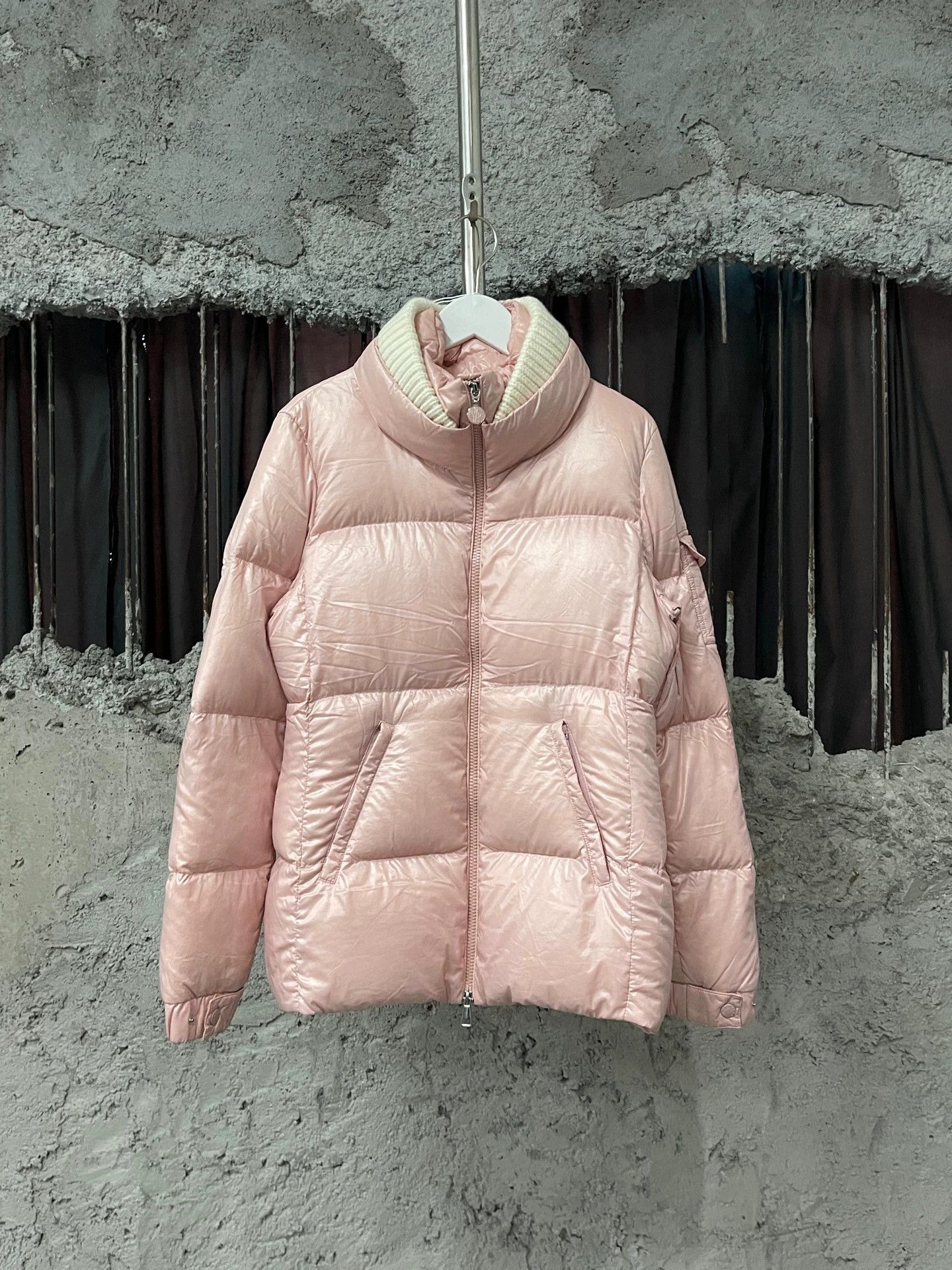 Moncler Moncler women's puffer jacket size 0 Size XS / US 0-2 / IT 36-38 - 1 Thumbnail
