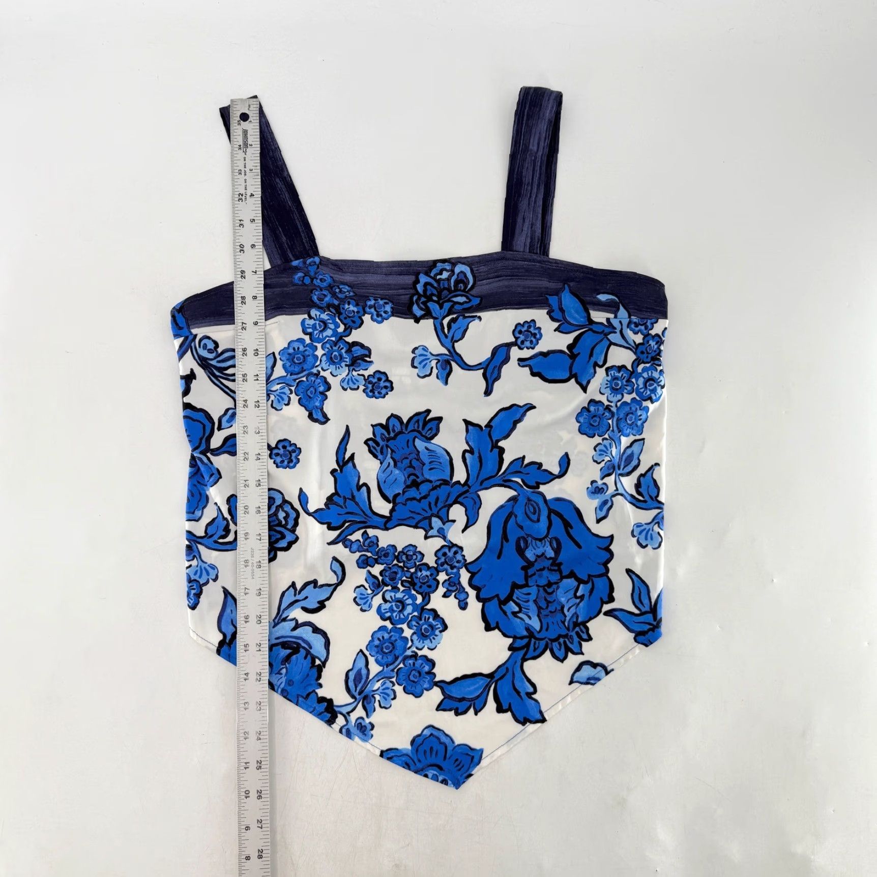 Rachel Zoe VINTAGE Rachel Zoe Floral Tank Top Sleeveless White Blue Patterned Smocked Casual Size L / US 10 / IT 46 - 6 Thumbnail