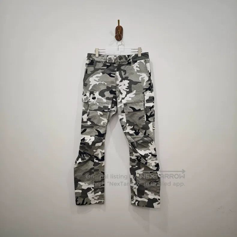 Balenciaga Balenciaga Camouflage cargo overalls Size US 34 / EU 50 - 1 Thumbnail