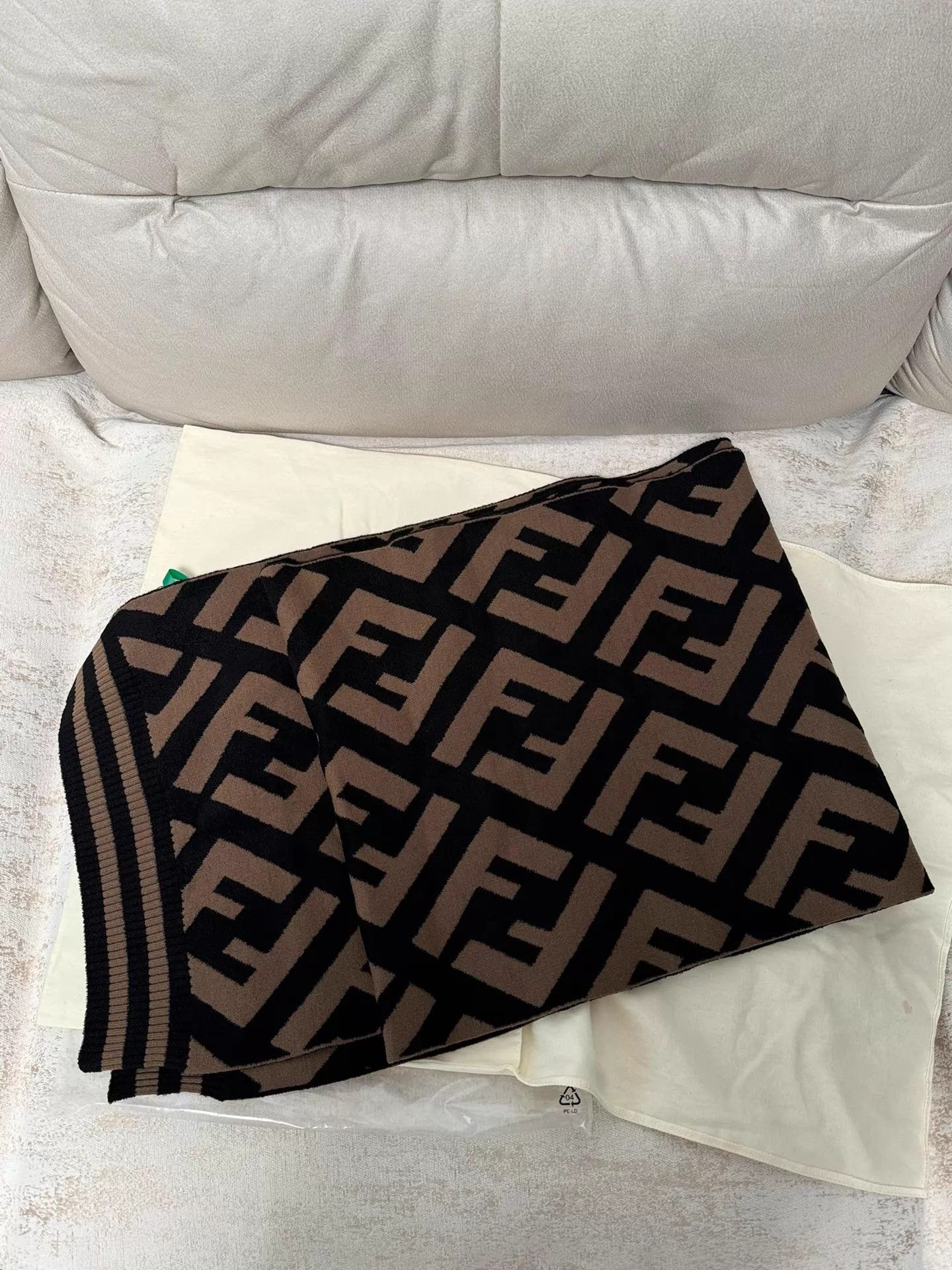 Fendi Fendi FF monogram cashmere scarf new unused women's Size ONE SIZE - 2 Thumbnail