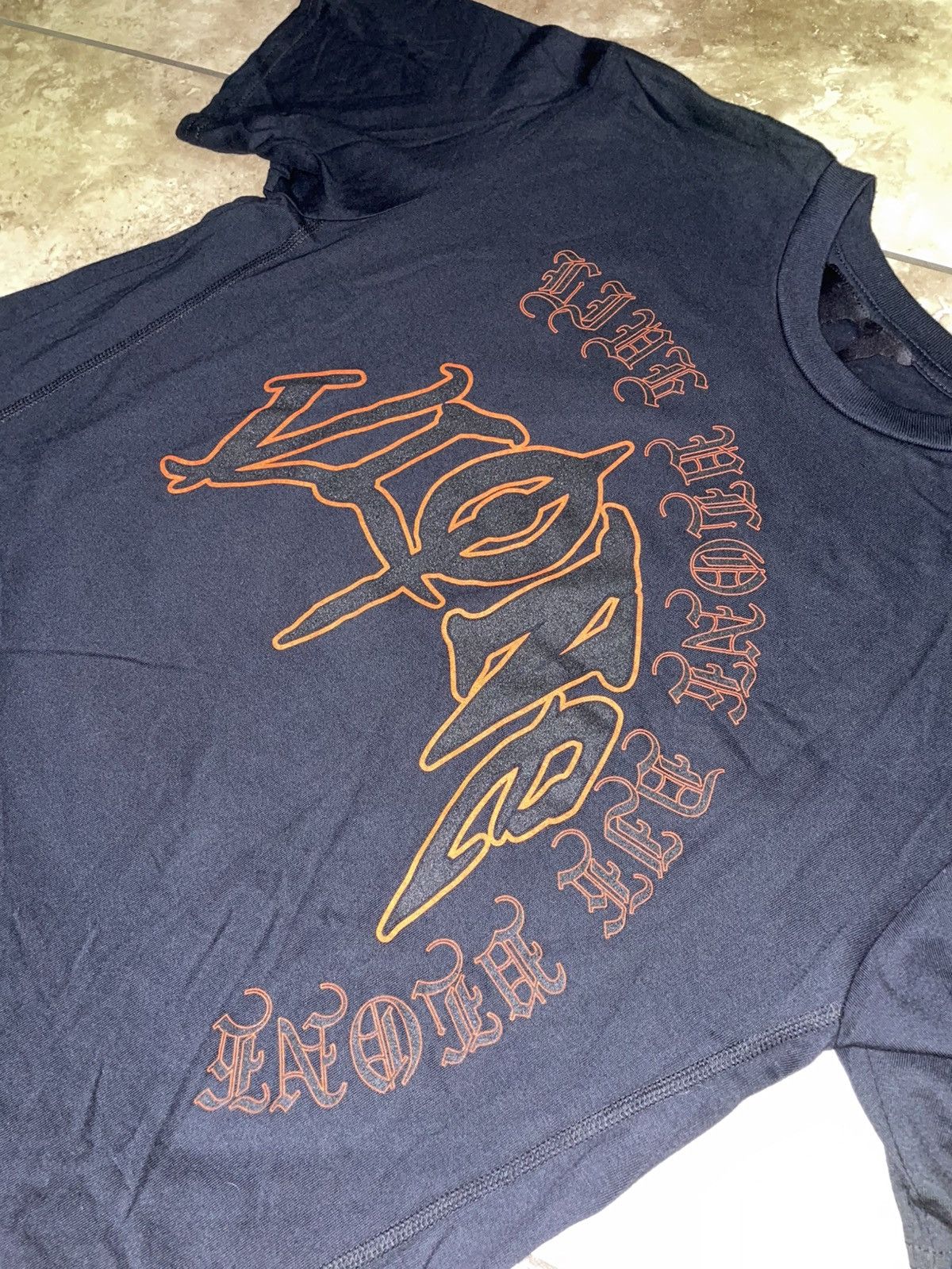 Vlone Vlone Old English Script Tee Black/Orange Size Medium Size US M / EU 48-50 / 2 - 3 Thumbnail