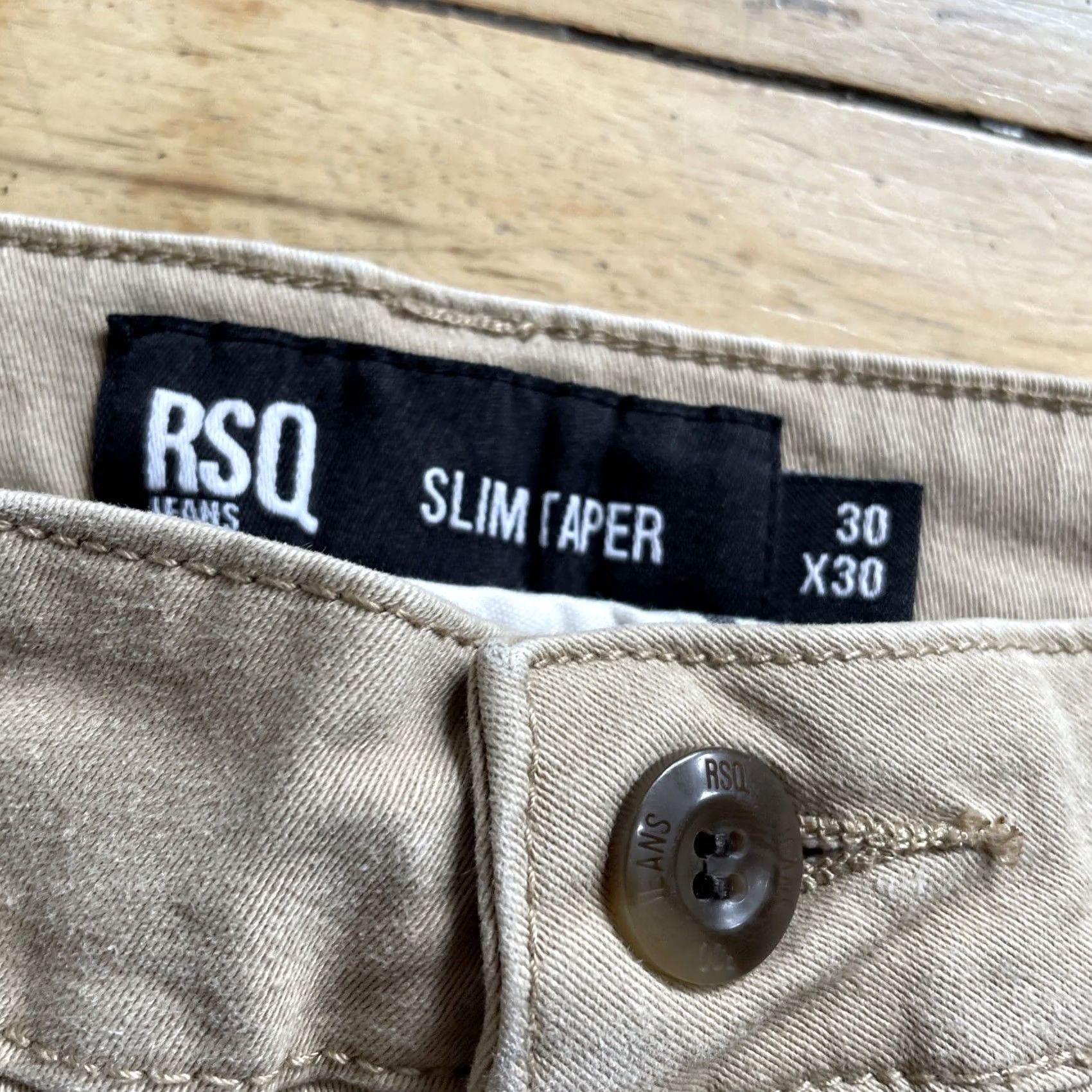 Rsq RSQ Pants Men 30x30 Slim Taper Flat Chino Khaki Stretch Spandex Academia Mens Casual Workwear 30 Khaki Slim Tapered 90s RSQ Theme Size US 30 / EU 46 - 6 Thumbnail