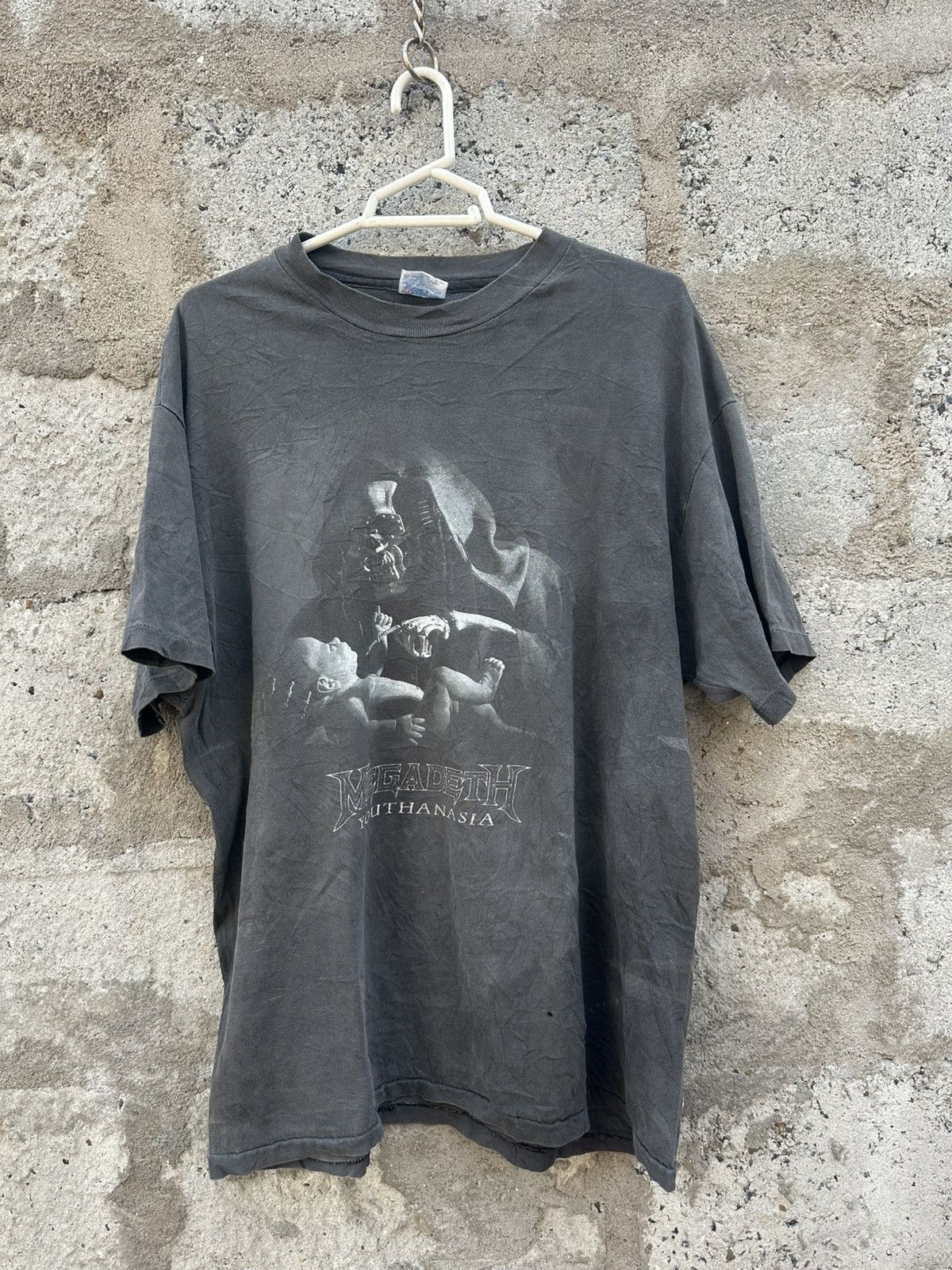Band Tees 1994 vintage Megadeth Vic Rattlehead Youthanasia T-shirt Size US XL / EU 56 / 4 - 1 Thumbnail