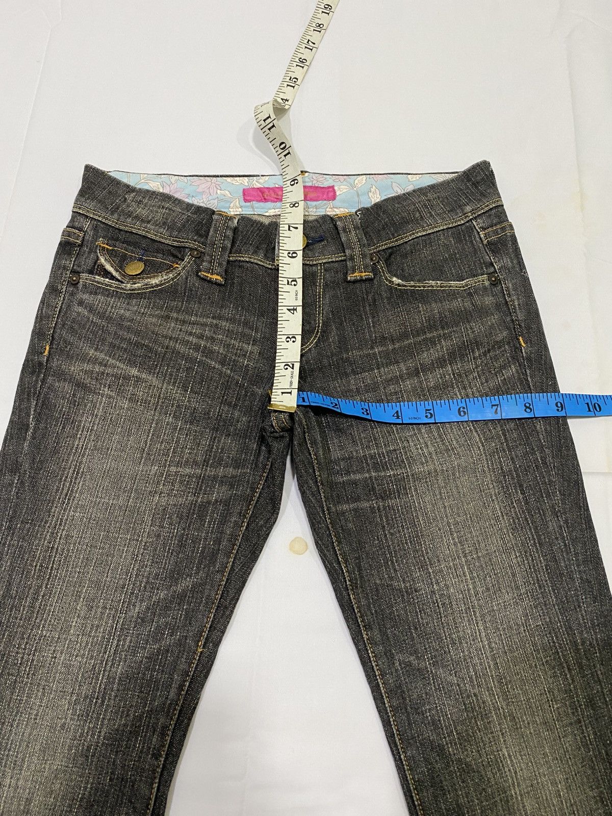 Uniqlo Tornado mart X uniglo flare jeans Size US 29 - 12 Thumbnail