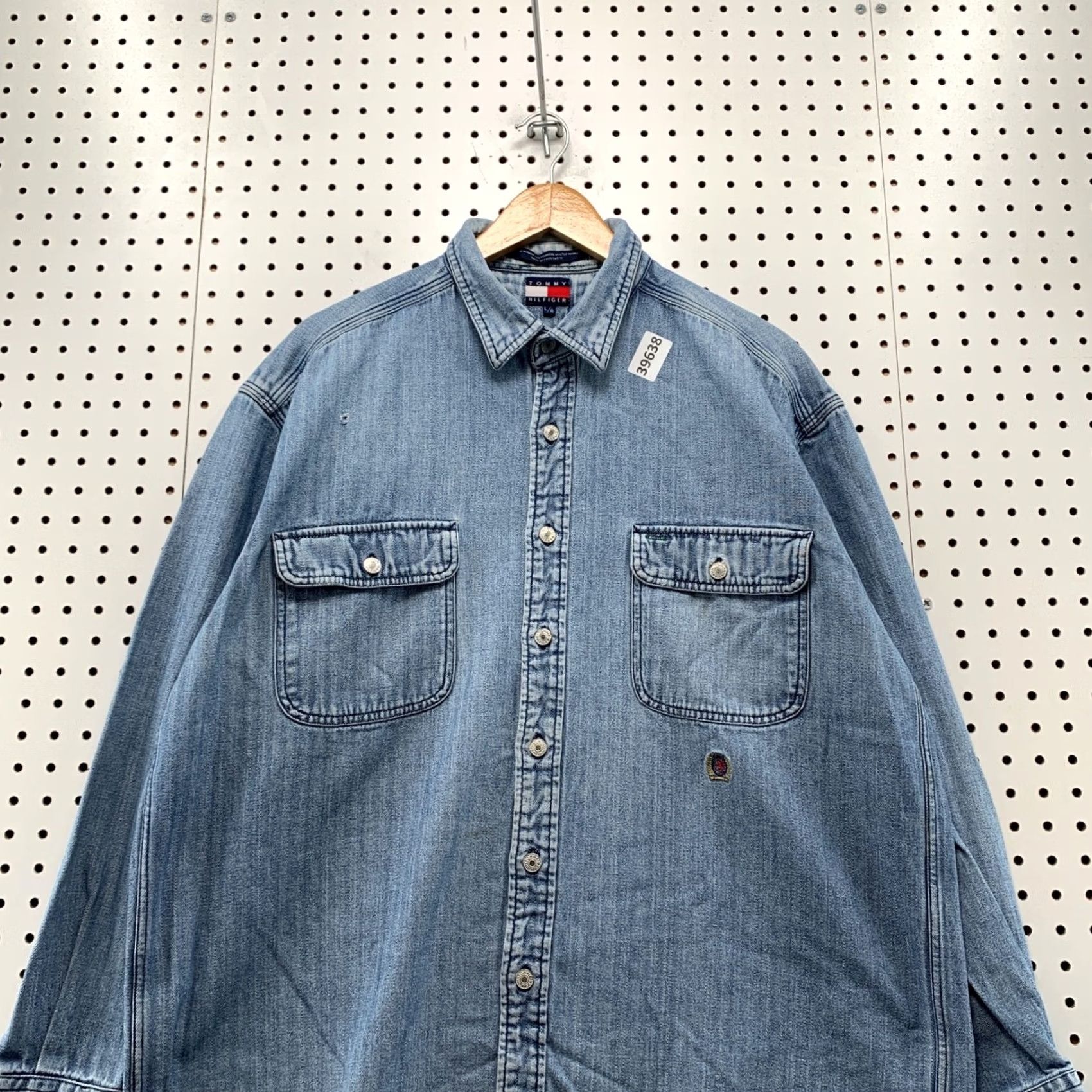 Tommy Hilfiger VINTAGE Tommy Hilfiger Shirt Mens Large Blue Pocket Button Denim Size US L / EU 52-54 / 3 - 2 Thumbnail
