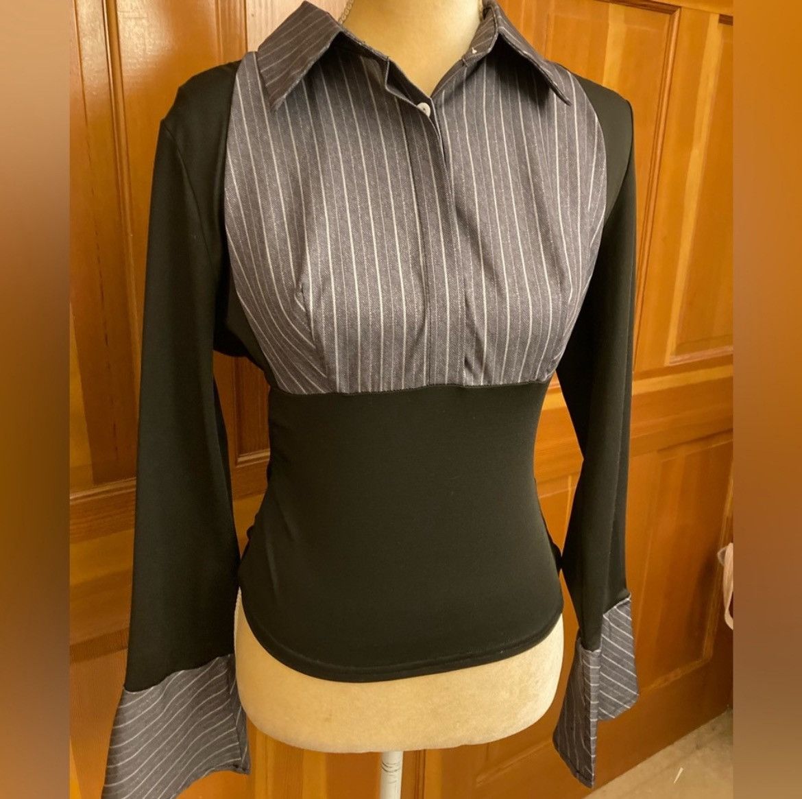 Designer × Other NWT, Lavishly Paris Women’s Cuffed Sleeve Pinstriped Blouse Size M / US 6-8 / IT 42-44 - 4 Thumbnail