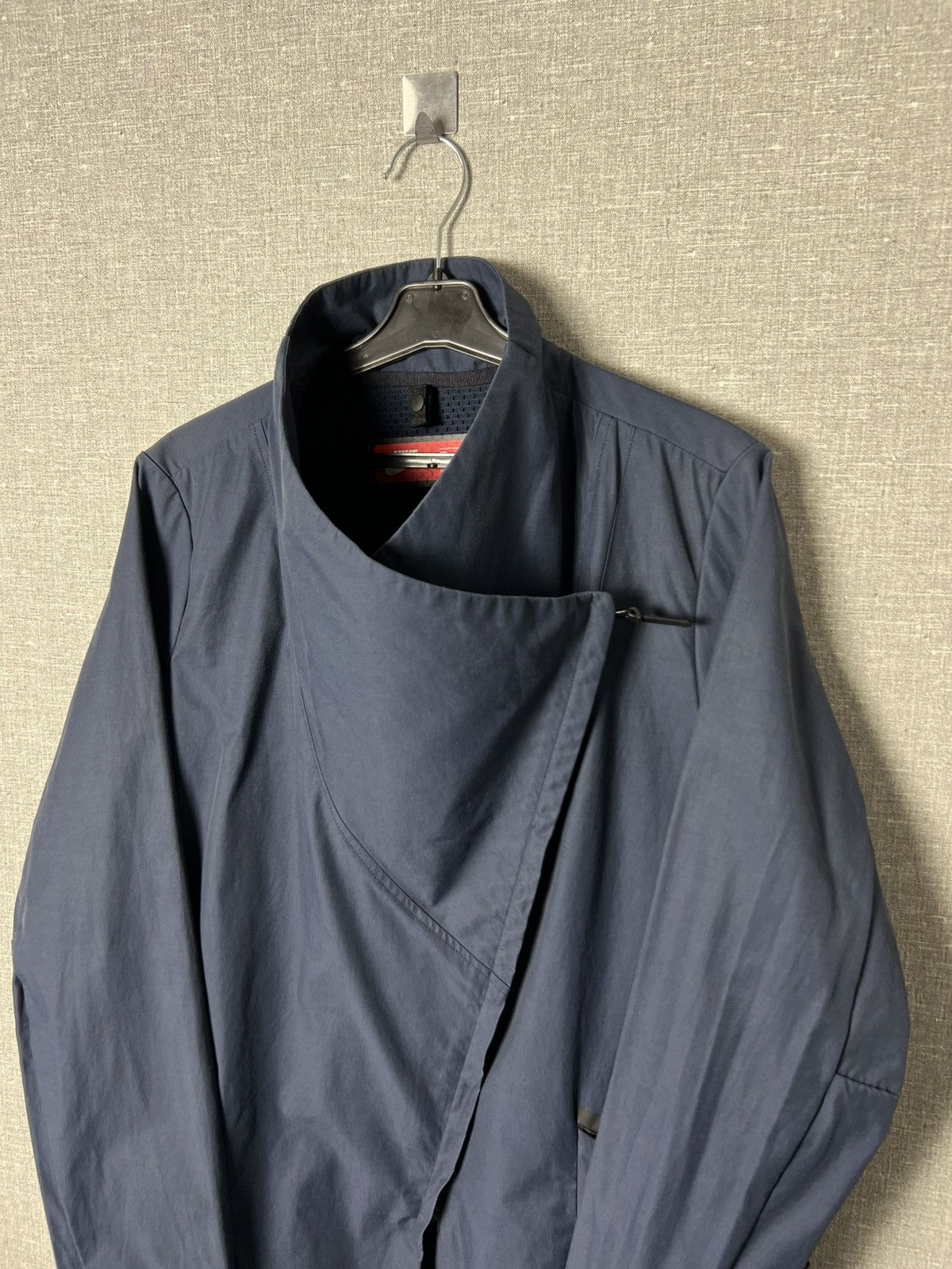 Nike Nike Tech Lightweight Asymmetrical Zip Parka Shell Jacket Size M / US 6-8 / IT 42-44 - 6 Thumbnail