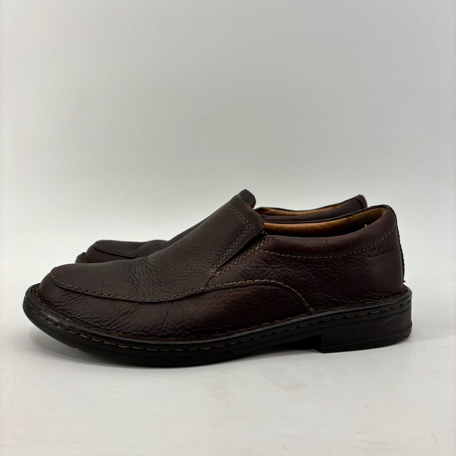 Clarks Clarks Mens Size 7 Brown Loafers Slip On Leather Ortholite Size US 7 / EU 40 - 1 Thumbnail