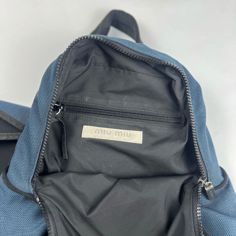 Miu Miu 90s Miu Miu Nylon Sling Rucksack in Navy Size ONE SIZE - 11 Thumbnail