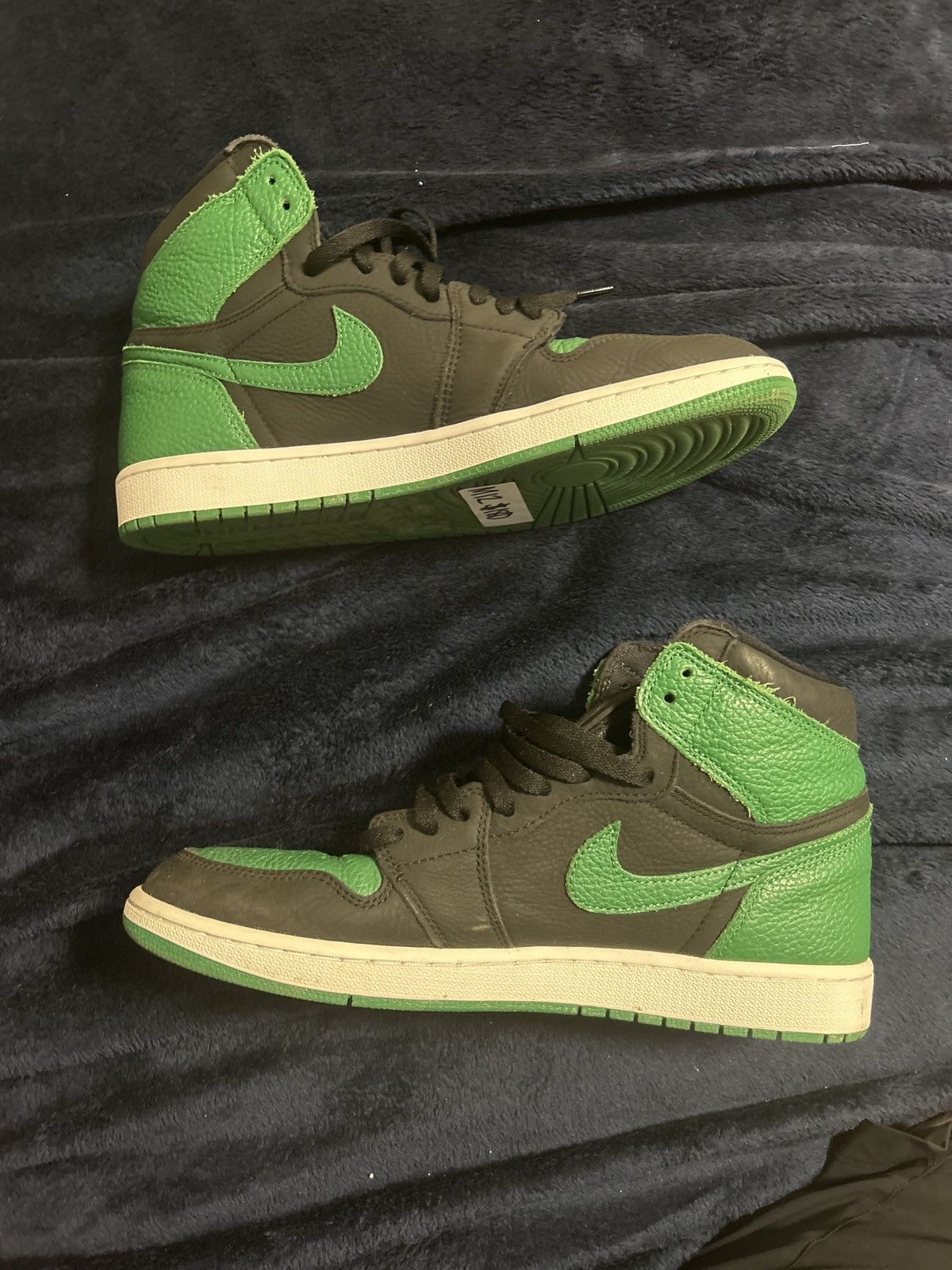 Jordan Brand Jordan 1 pine green Size US 12 / EU 45 - 1 Thumbnail