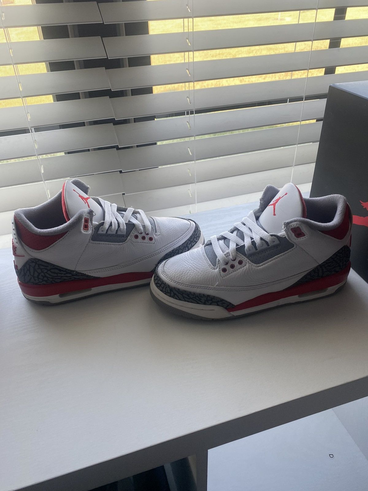 Jordan Brand × Nike (2022) Jordan 3 “Red Fire” Size US 7 / EU 40 - 3 Thumbnail