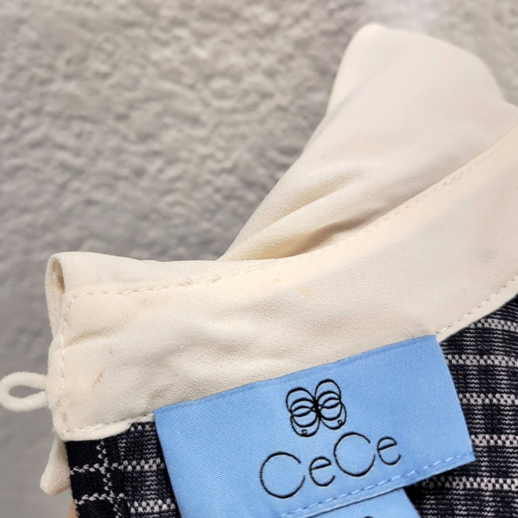 Vintage CeCe Blouse Shirt Short Sleeve Cold Shoulder Tie Neck Collared Black Beige Rayon Blend XXS Womens Size XXS / US 00 / IT 34 - 8 Thumbnail