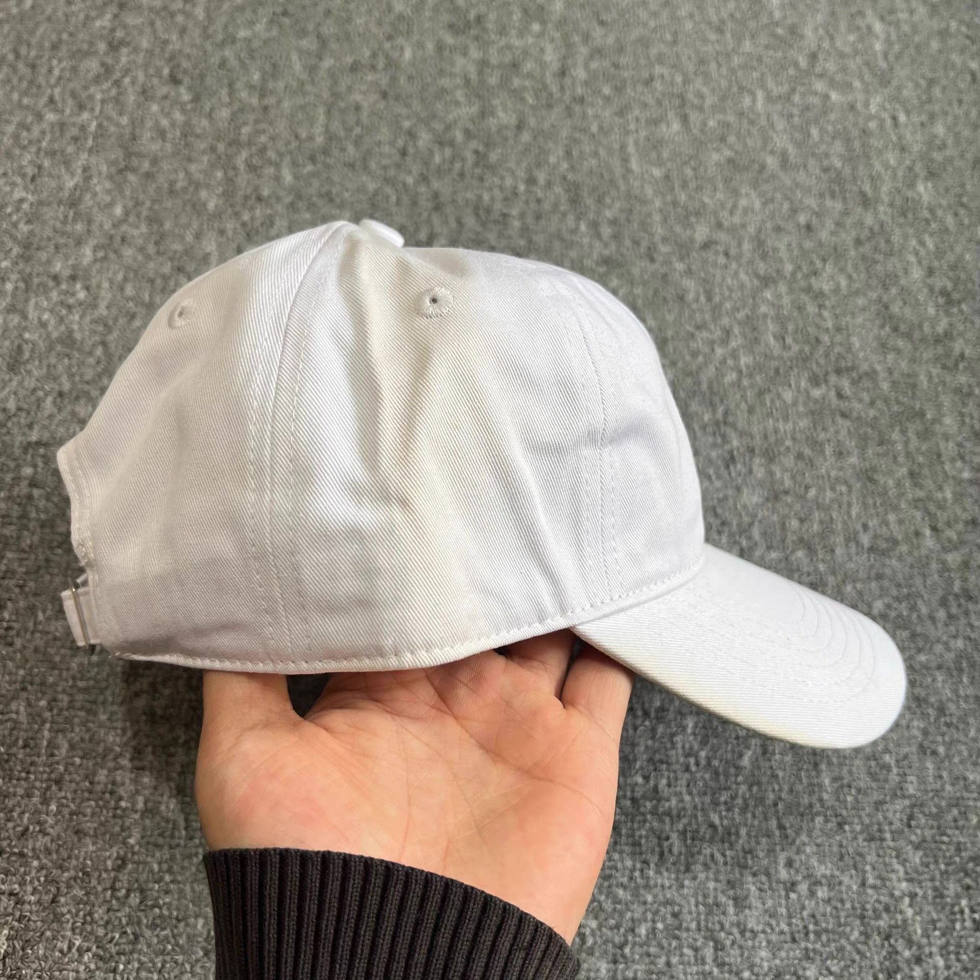 Cross Colours Cross Colours Embroidered Curved Brim Baseball Cap Q7 Size ONE SIZE - 8 Thumbnail