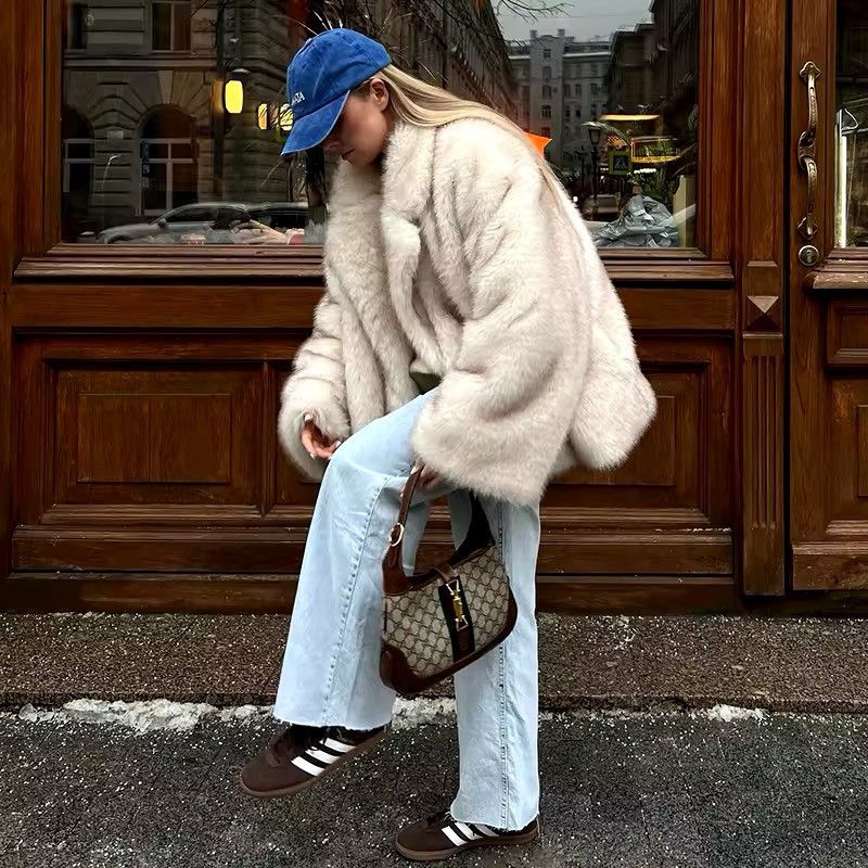 Designer × Vintage Winter Fluffy Oversized Trendy Faux Fur Warm Coat Size M / US 6-8 / IT 42-44 - 2 Thumbnail