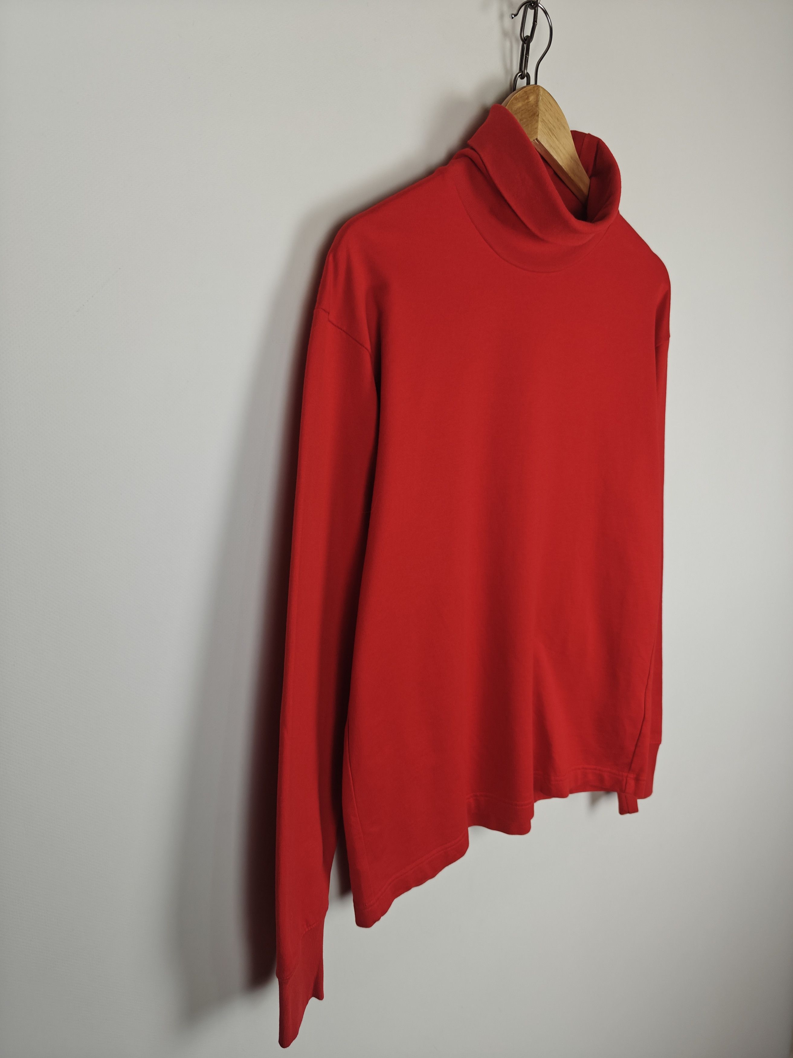 Uniqlo Uniqlo Turtleneck Sweatshirt Red Pullover size S Size US S / EU 44-46 / 1 - 4 Thumbnail