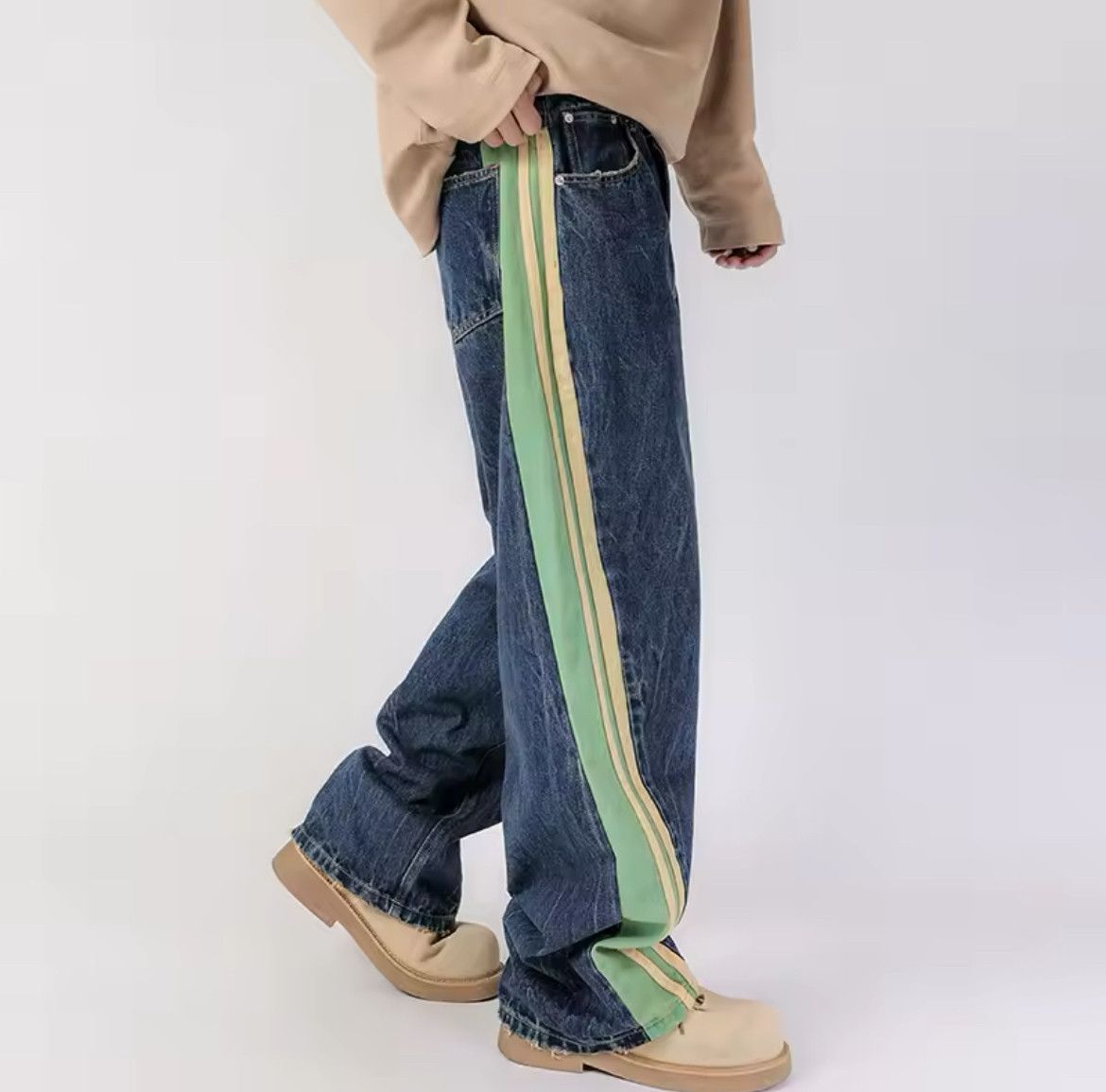 Stripe Patch Wide Leg Straight Washed Jean