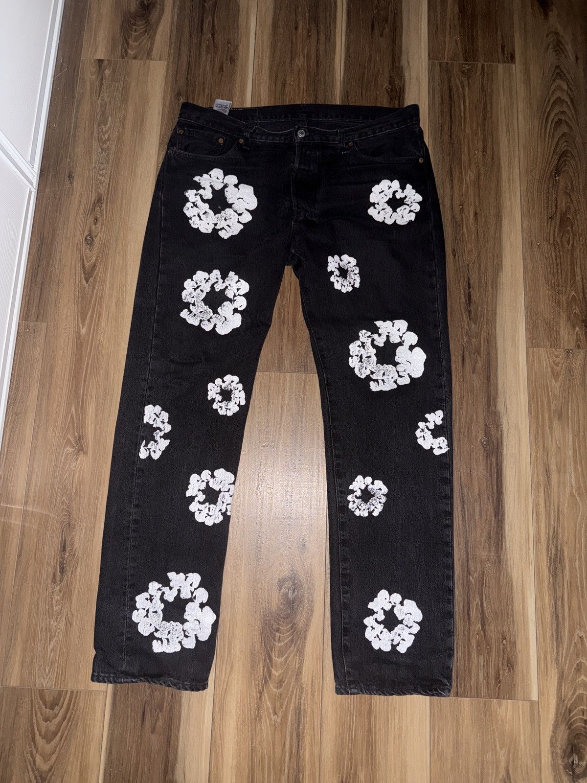 DENIM TEARS DENIM TEARS BLACK WREATH JEANS Size US 36 / EU 52 - 4 Thumbnail