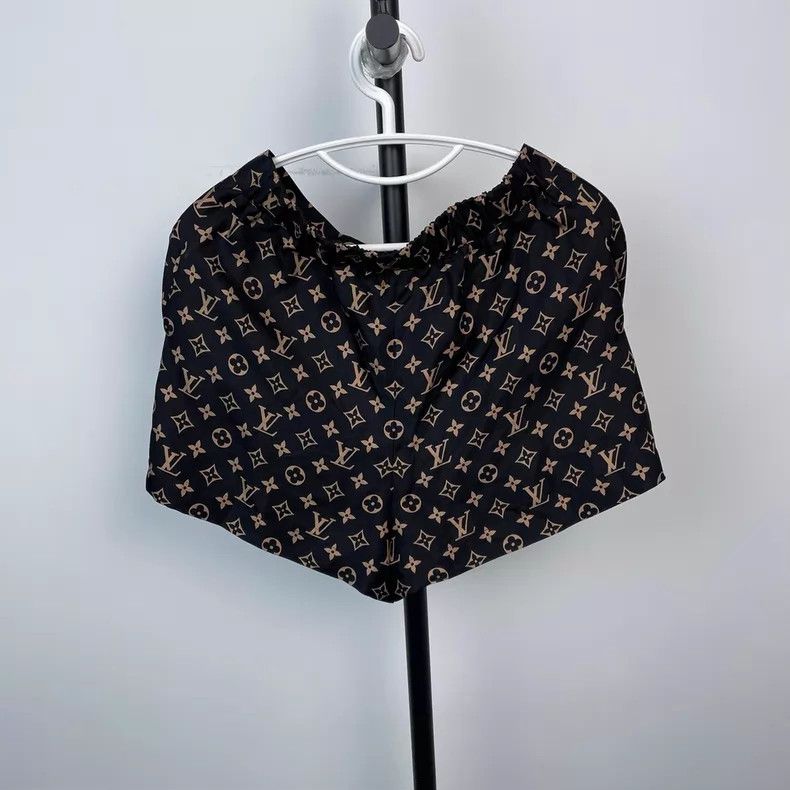 Louis Vuitton Louis Vuitton Brown print and full print casual shorts Size US 38 / EU 54 - 2 Thumbnail