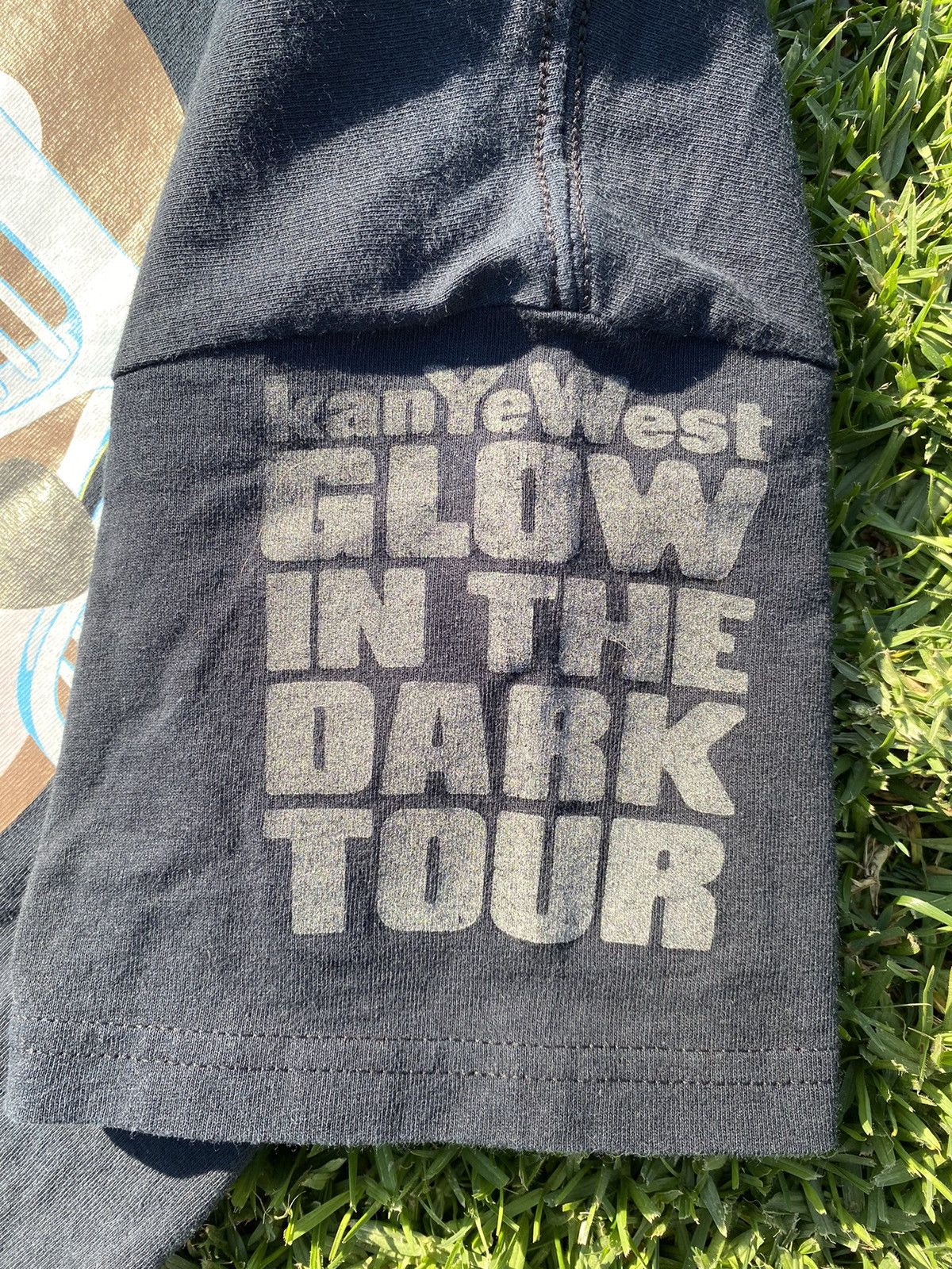 Kanye West × Takashi Murakami 2007 ‘Glow In The Dark’ Tour Tee Size US S / EU 44-46 / 1 - 4 Thumbnail