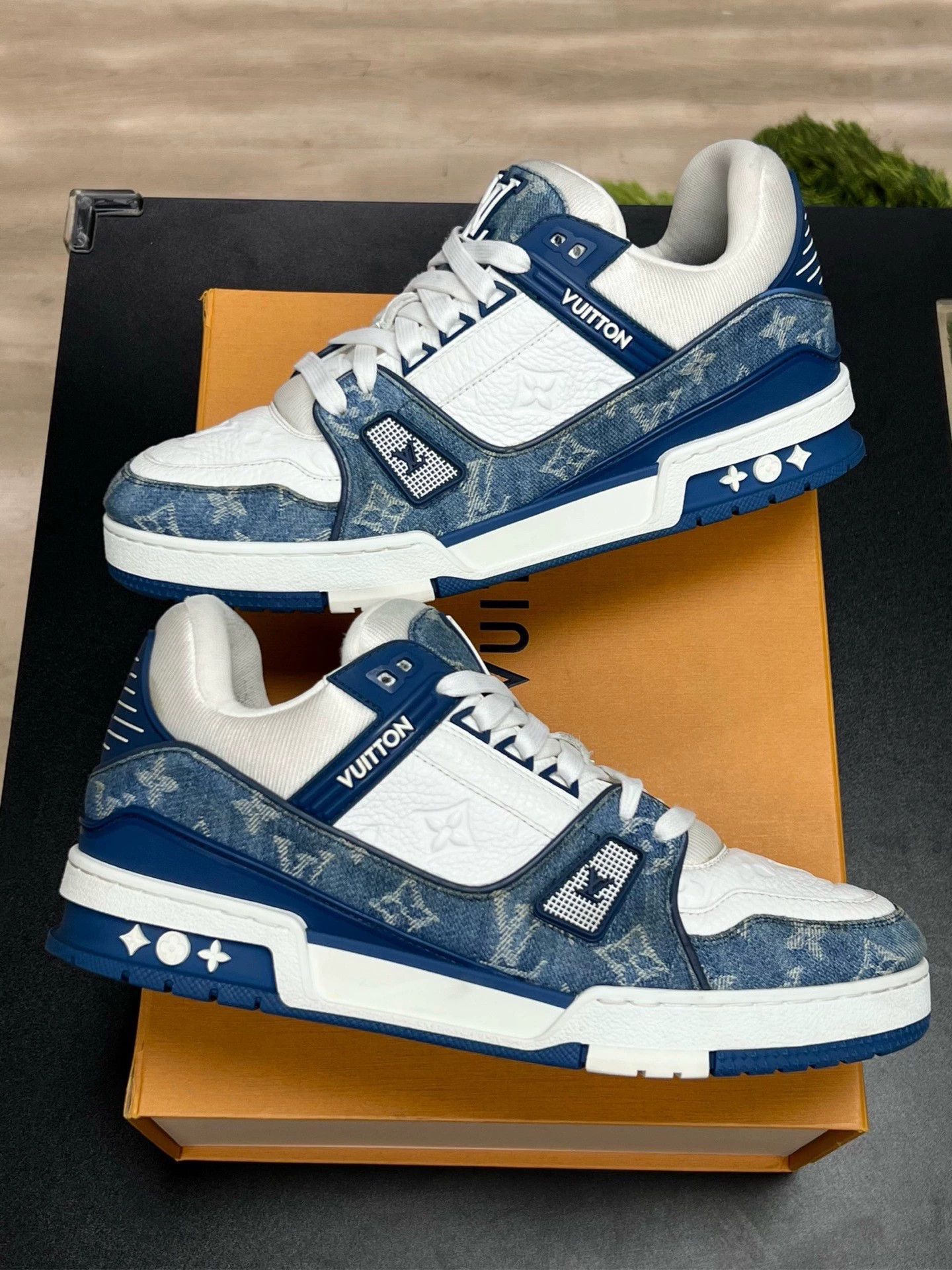 Louis Vuitton lv trainer blue and white sneakers uk8.5 Size US 8.5 / EU 41-42 - 5 Thumbnail