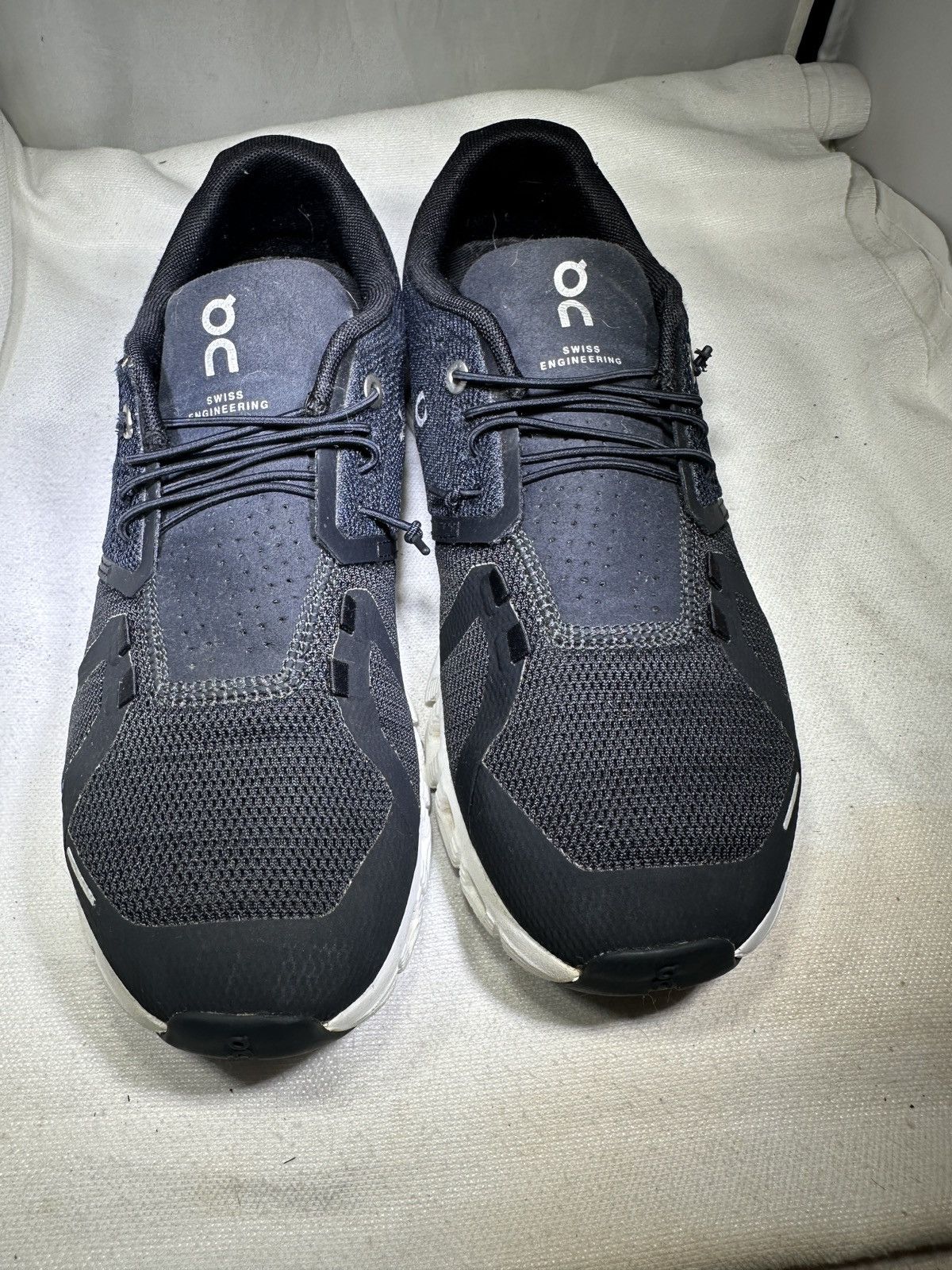 On PreOwned On Cloud 5 Black White Men's 8 Running Shoes Size US 8 / EU 41 - 2 Thumbnail