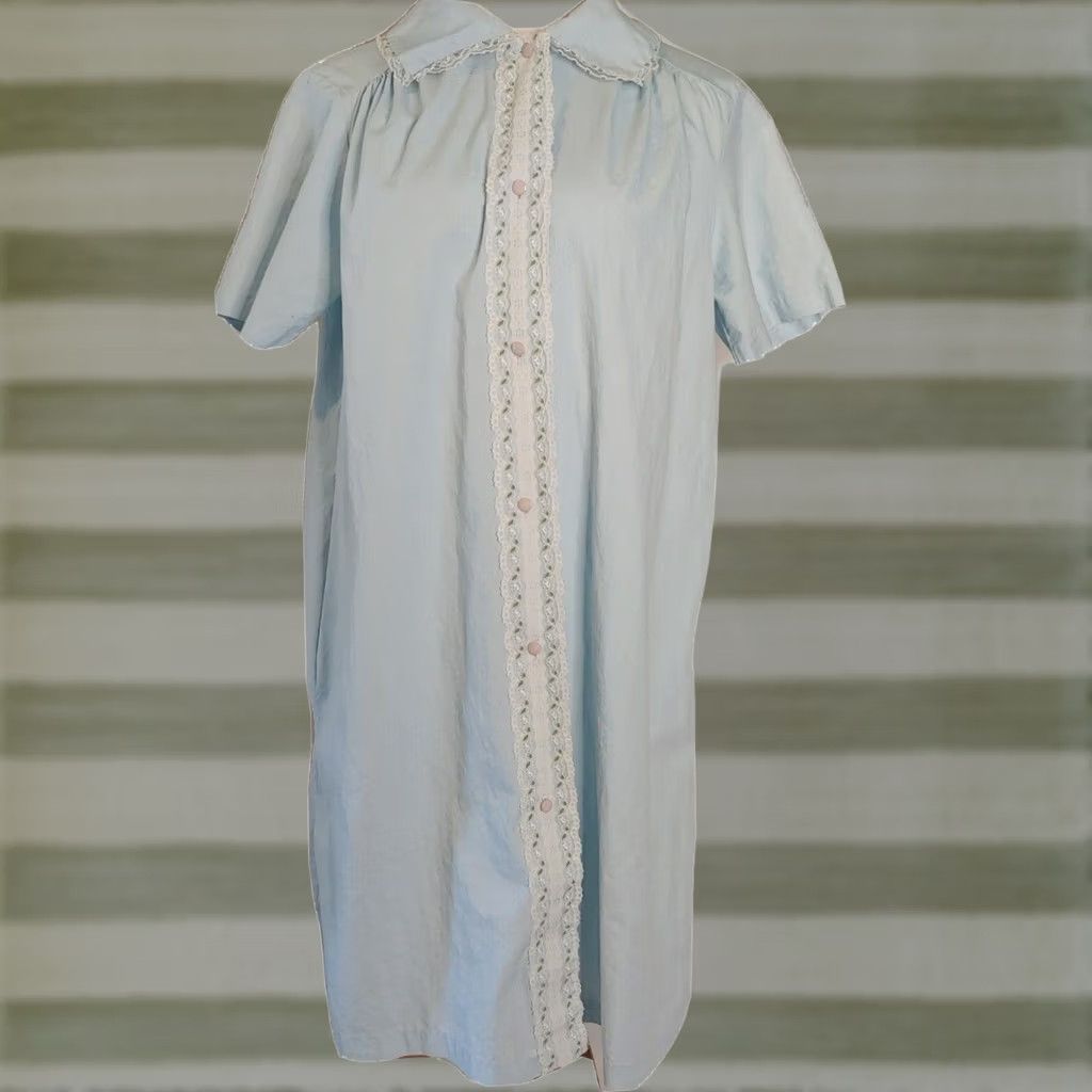 Vintage VINTAGE Womens Nightgown M/L Lace Trim Blue Short Sleeve Button Grannycore Shirt Size 32" / US 10 / IT 46 - 1 Thumbnail