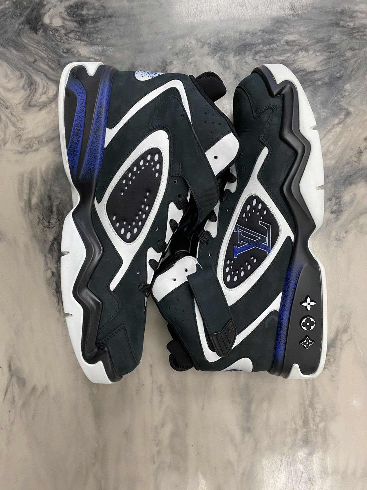 Louis Vuitton LV Trainer 2 black blue suede hi top 9.5 authentic rare Size US 9.5 / EU 42-43 - 9 Thumbnail
