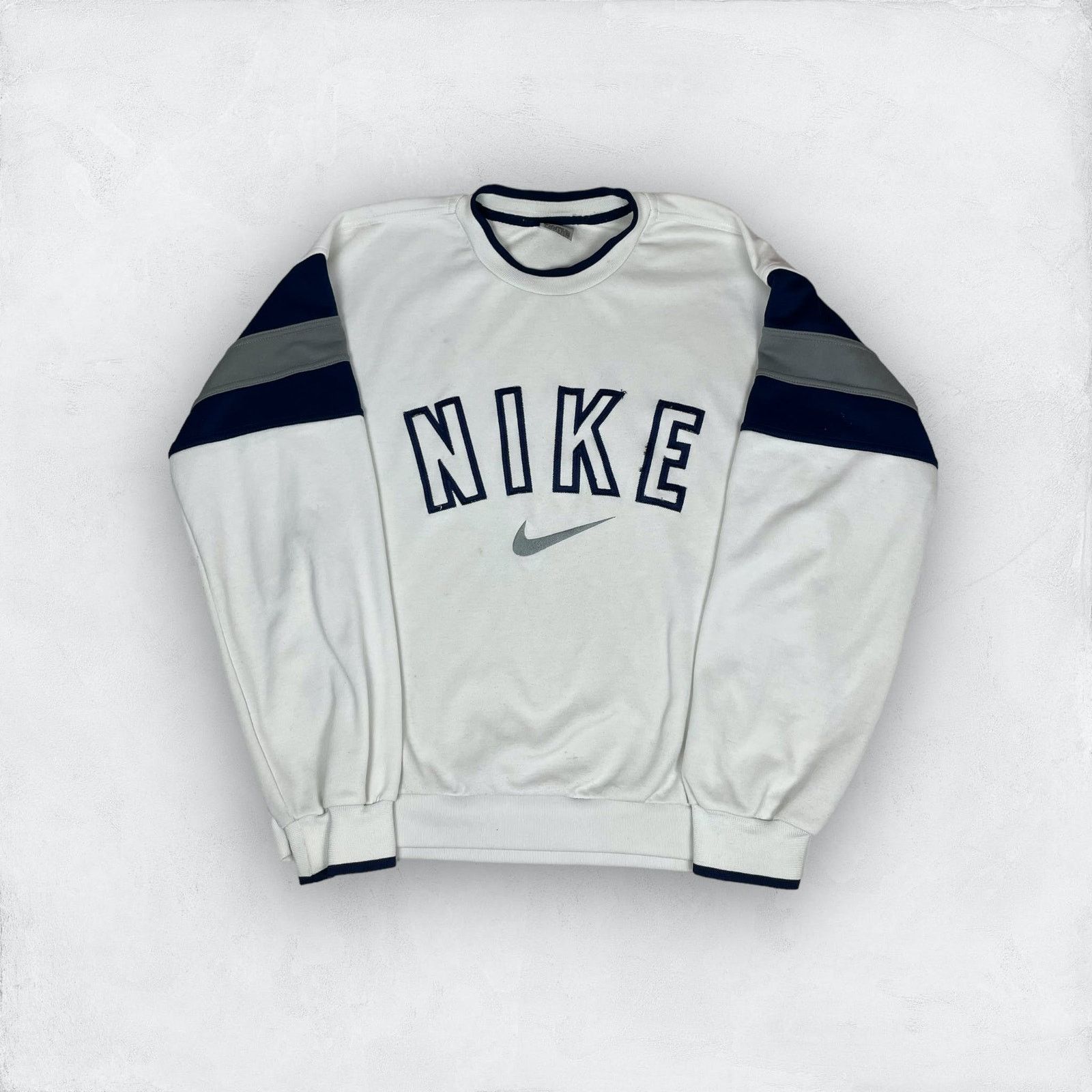 Nike Men's Spell Out Long Sleeve Pullover Sweatshirt Small