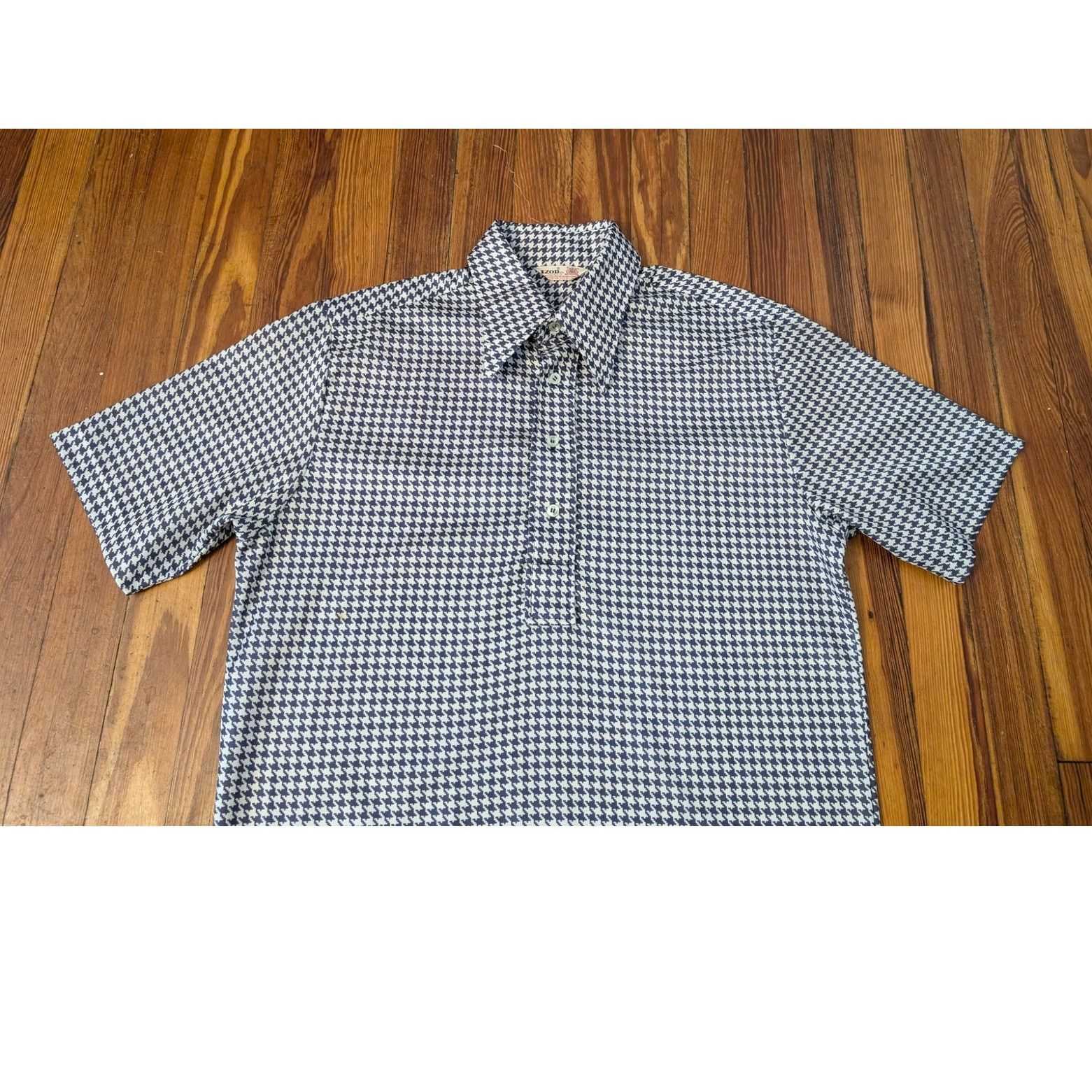 Izod IZOD Blue Mens Houndstooth 80s Golf Polo in good condition. Size US L / EU 52-54 / 3 - 3 Thumbnail