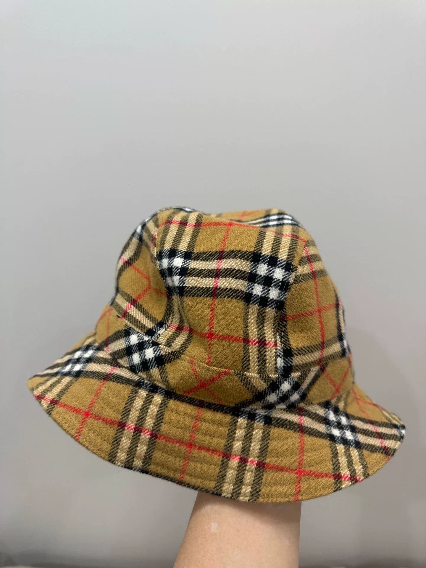 Burberry Burberry Classic Check Bucket Hat Size ONE SIZE - 1 Thumbnail