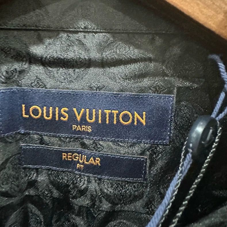 Louis Vuitton Louis Vuitton size 39 Black silk patterned shirt 2505-Next Size US M / EU 48-50 / 2 - 4 Thumbnail