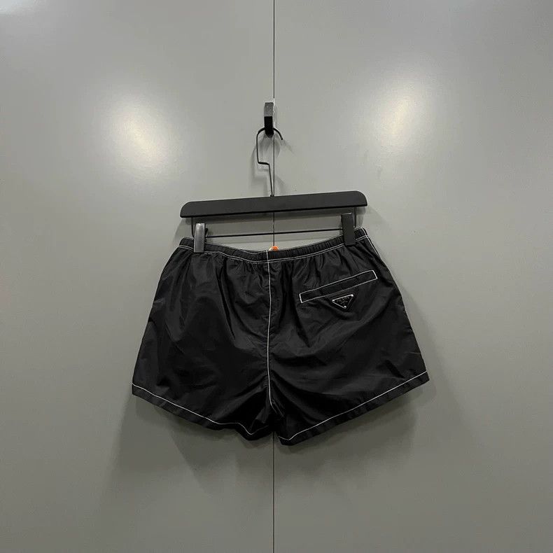 Prada Prada Black triangle logo shorts 2502-Nextarrow Size 30" / US 8 / IT 44 - 2 Thumbnail
