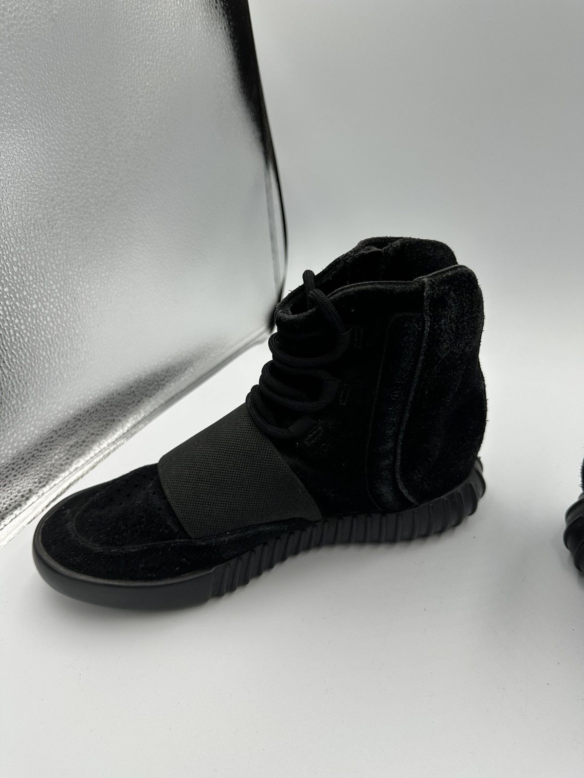 Yeezy Yeezy 750 Triple Black Size US 7 / EU 40 - 8 Thumbnail